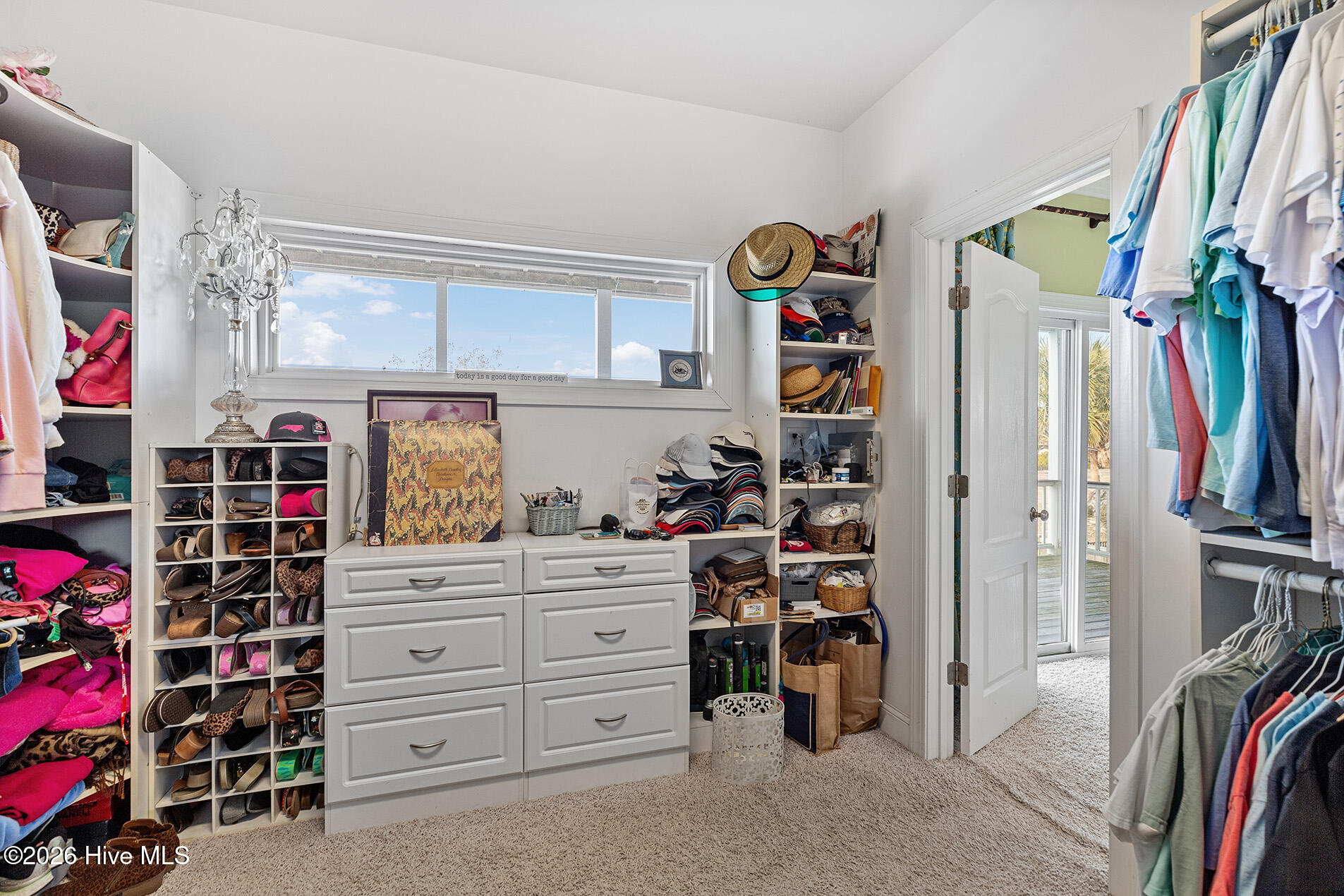 100554340 | Photo 51