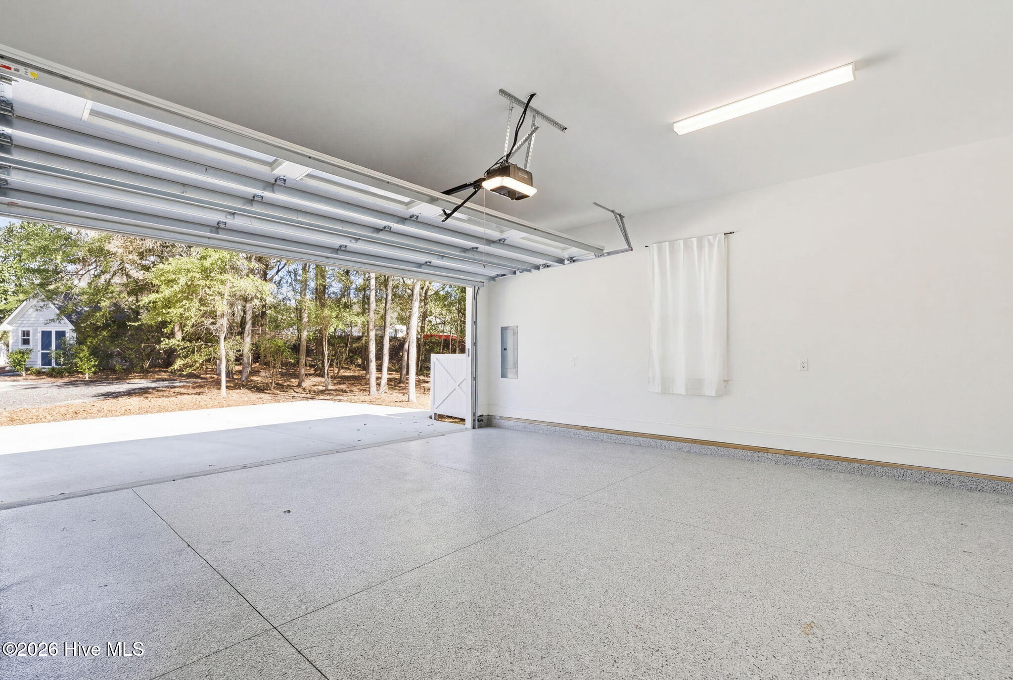 100562076 | Photo 48