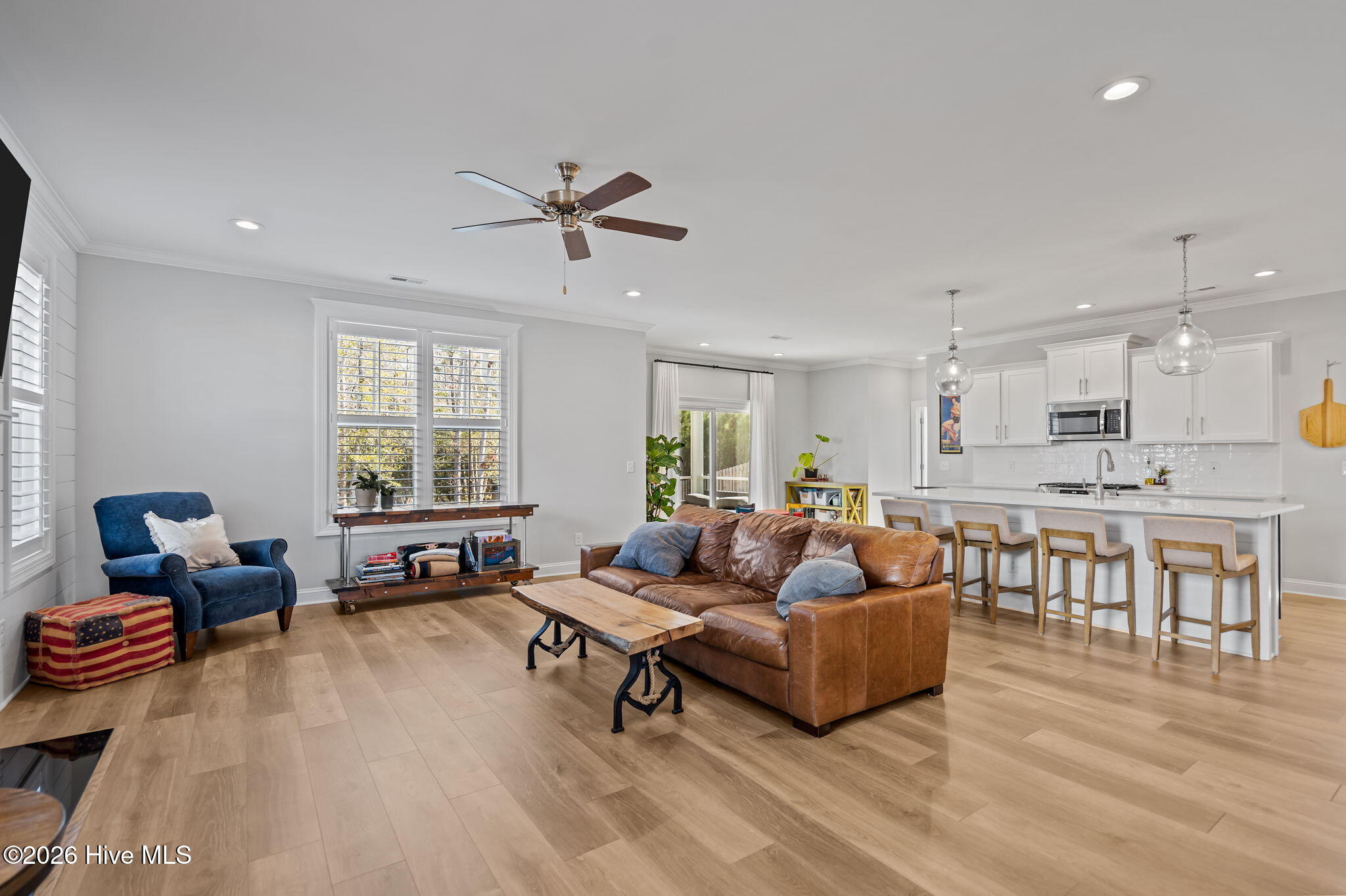 100562064 | Photo 12