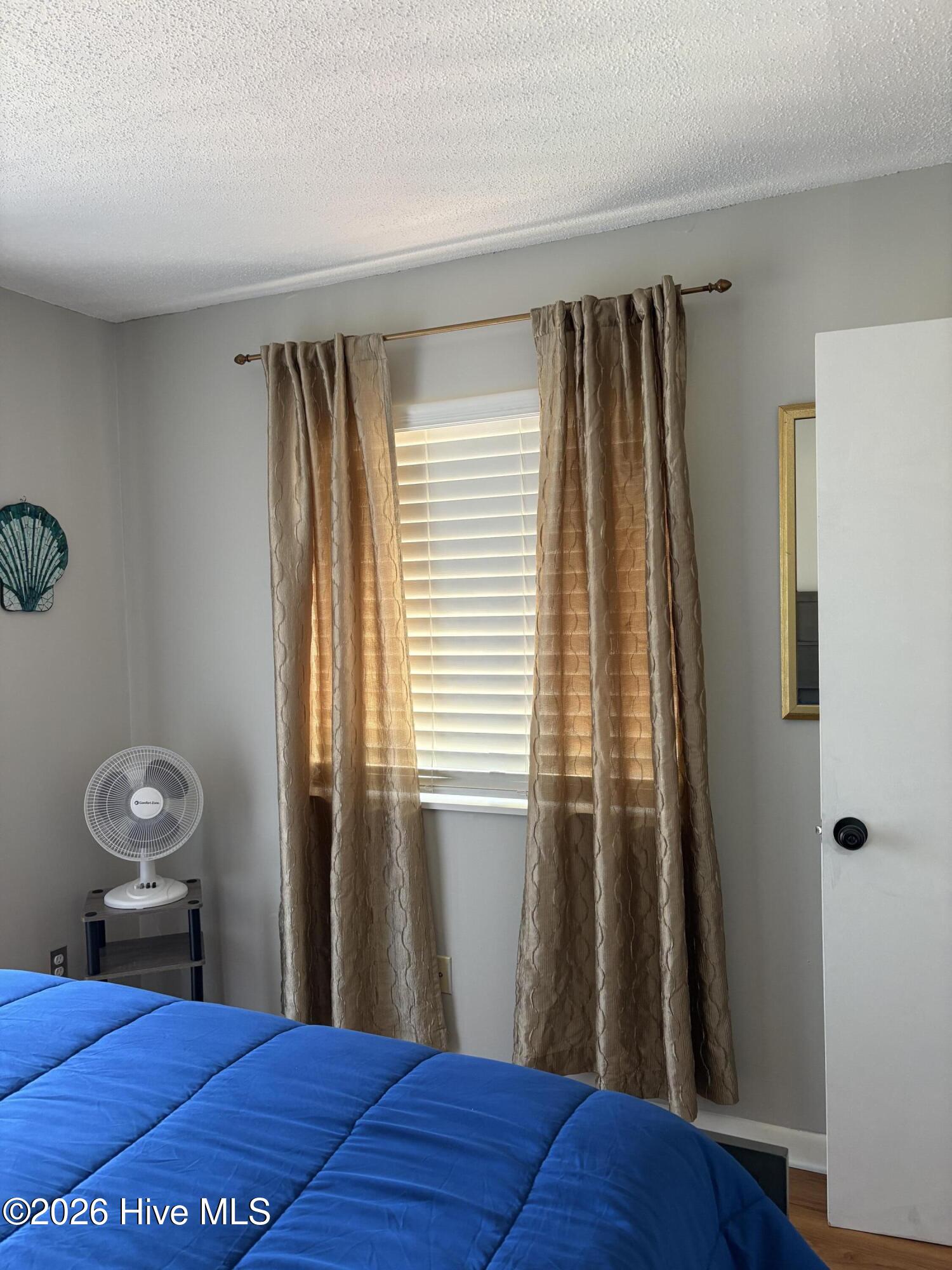 100566717 | Photo 14