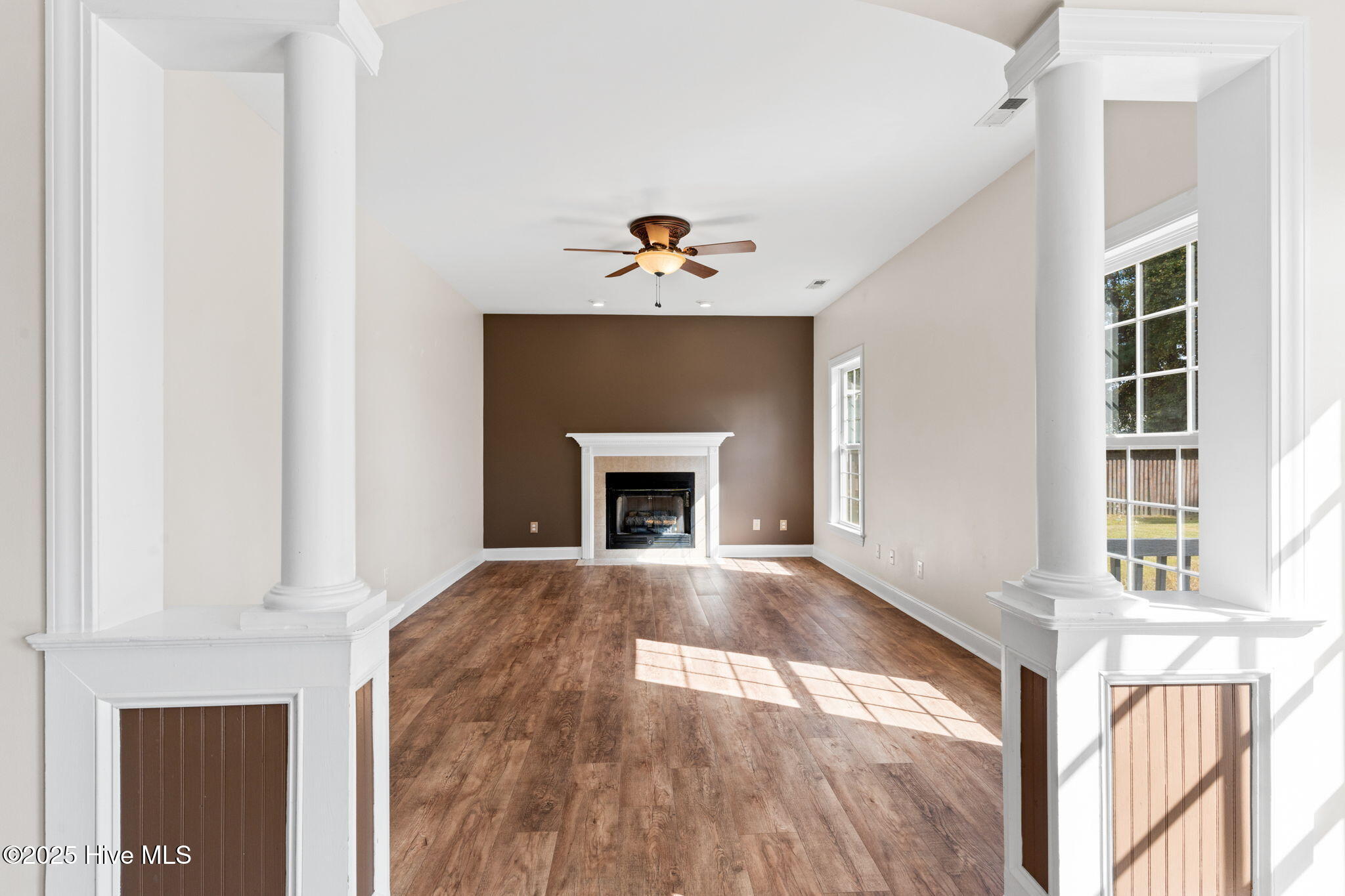 100532081 | Photo 28