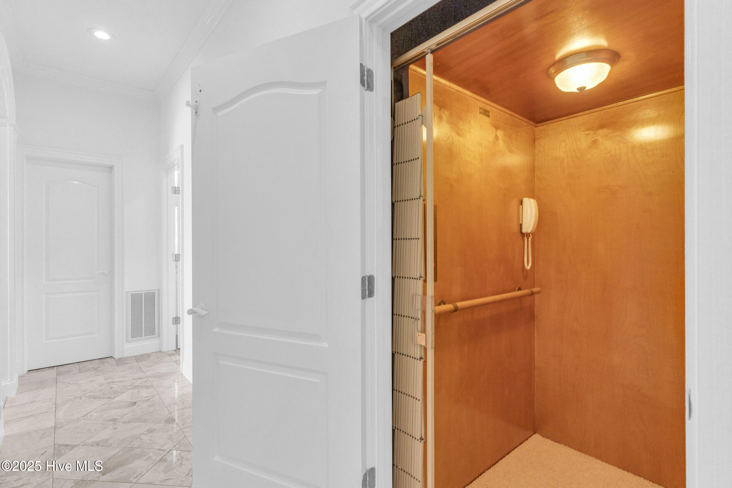 100505592 | Photo 42