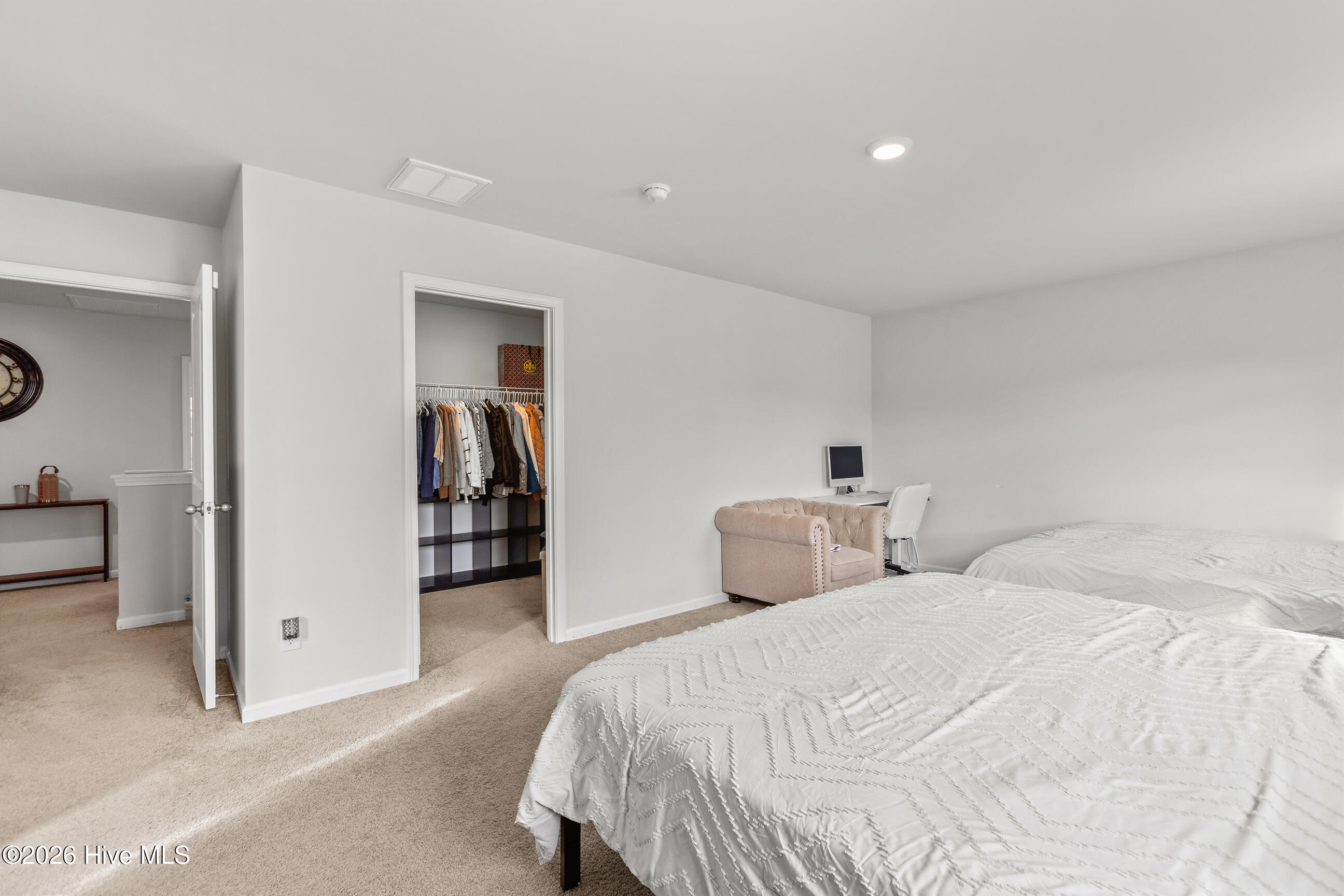 100549740 | Photo 22