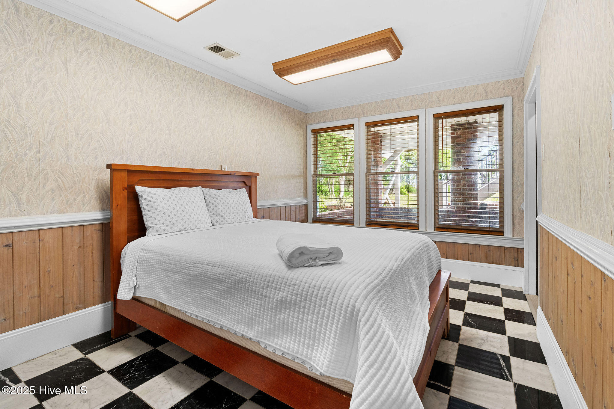 100556700 | Photo 59