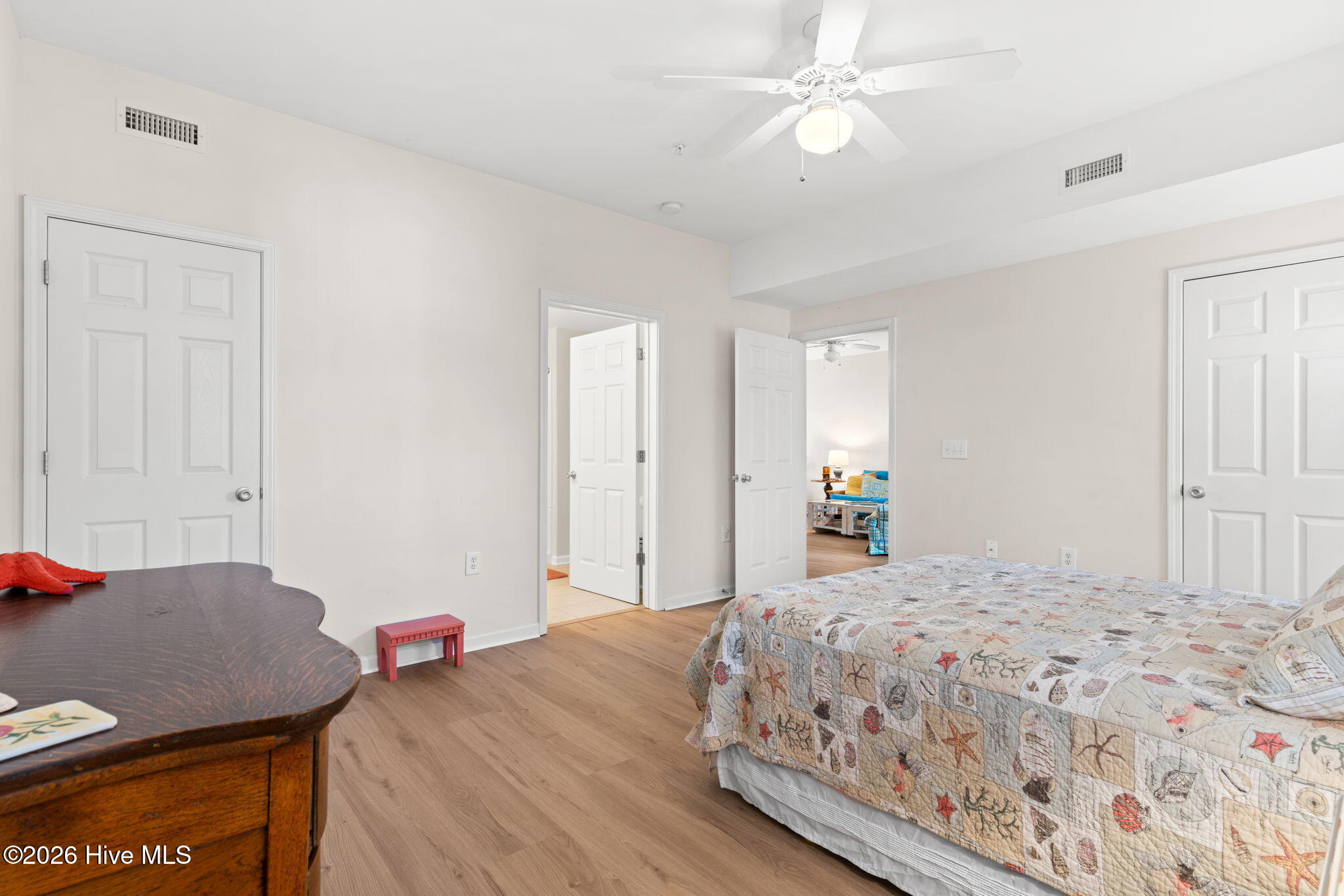 100550020 | Photo 24