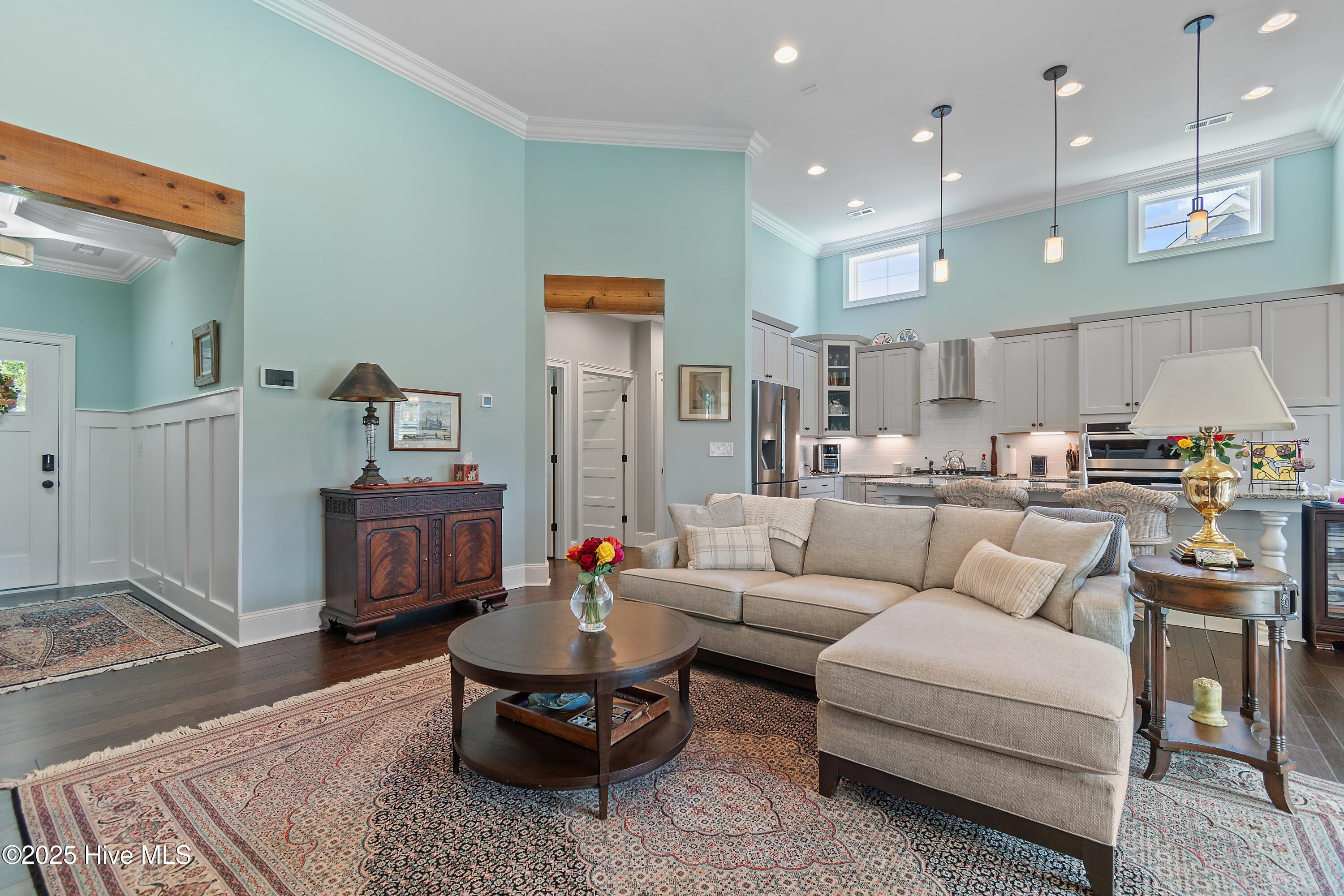 100524697 | Photo 28