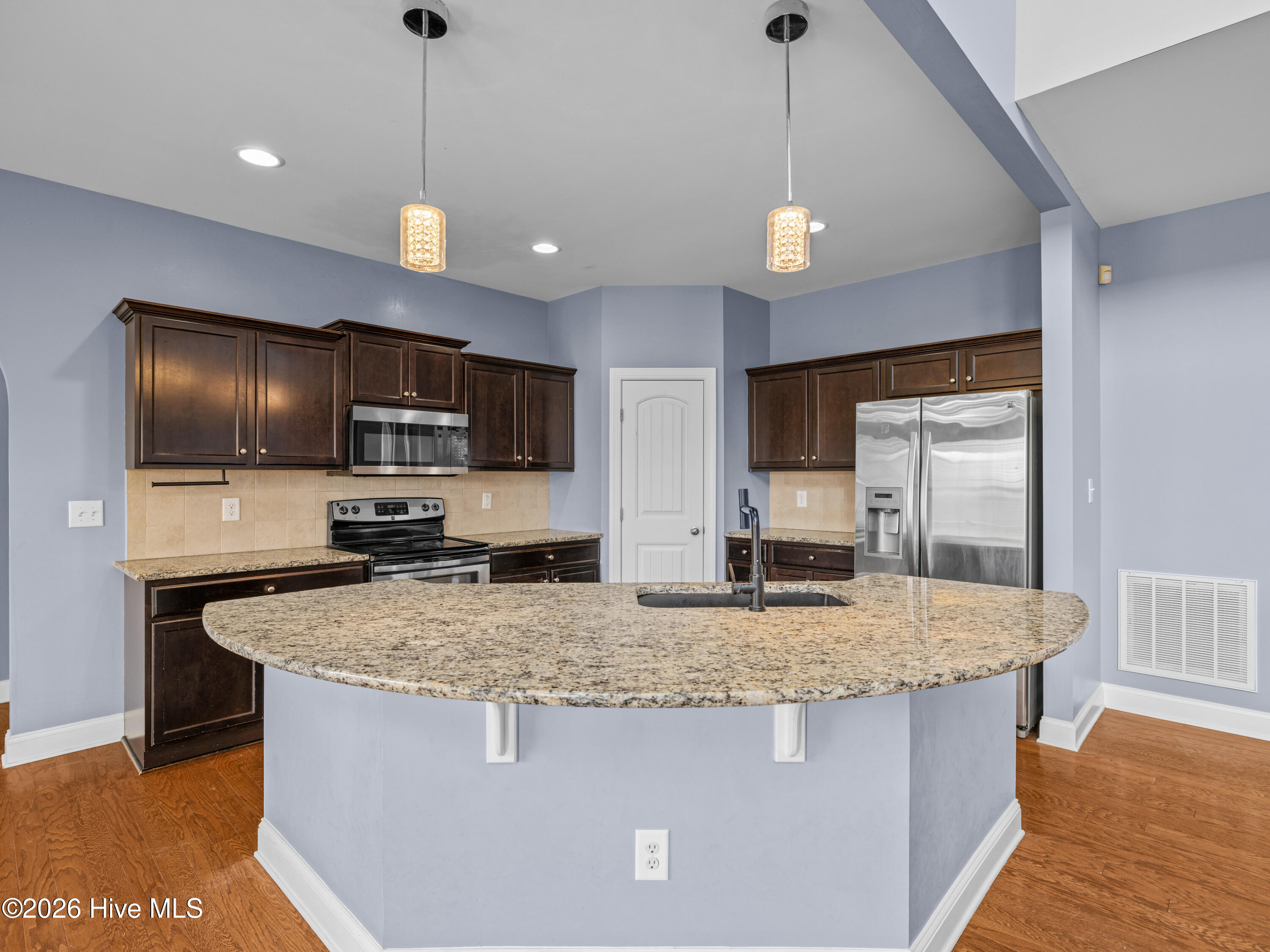 100556150 | Photo 19