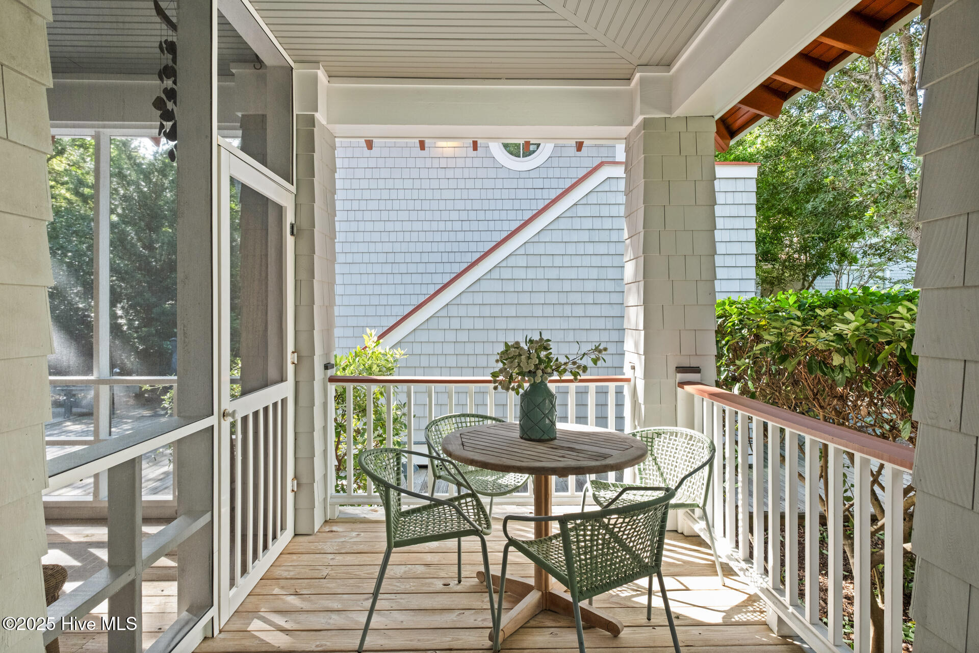 100534470 | Photo 49