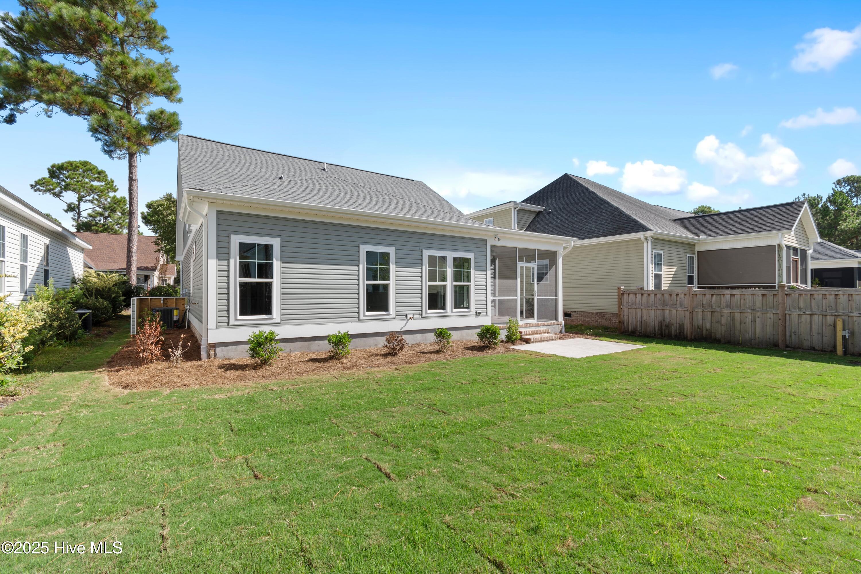 100511679 | Photo 26