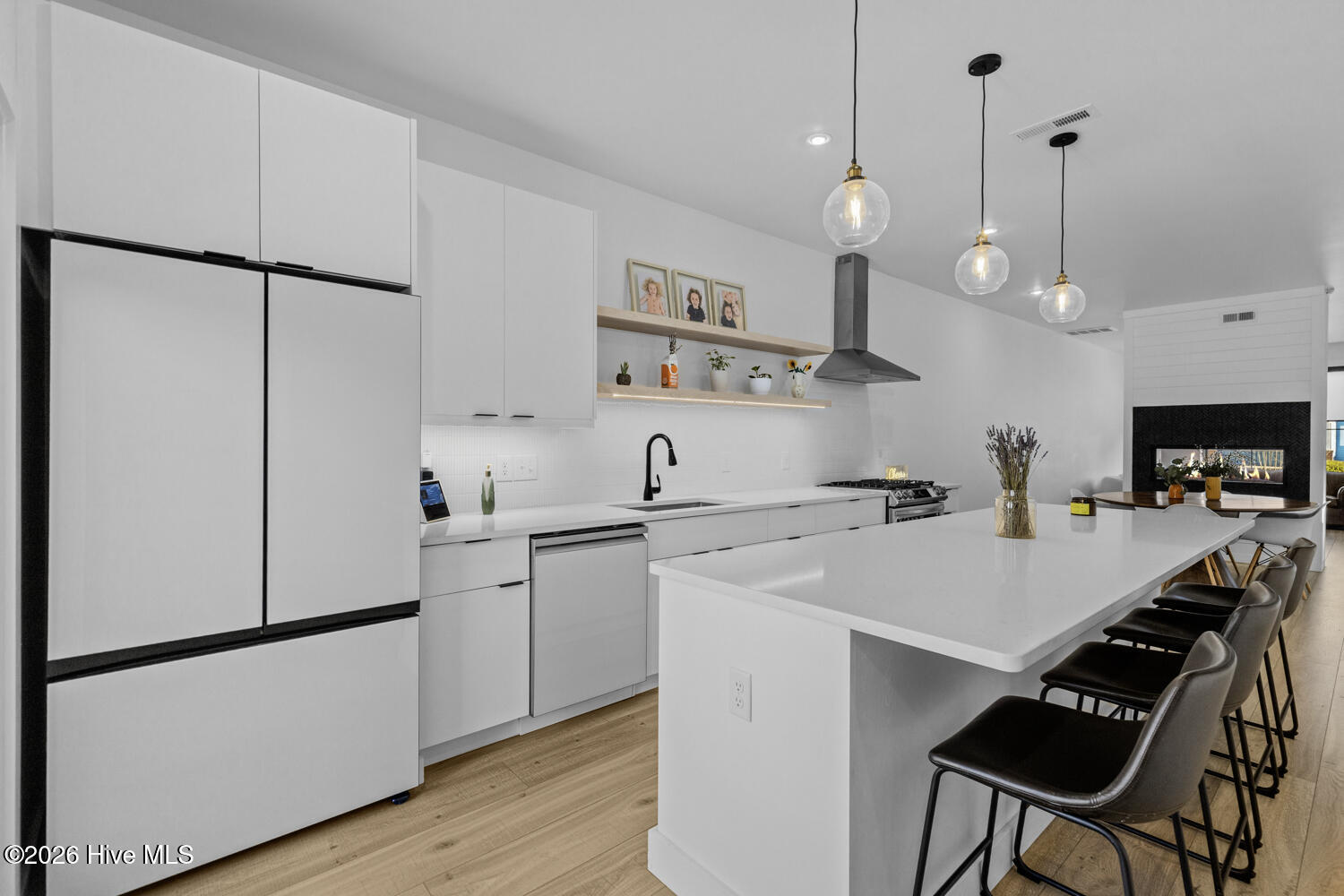 100550800 | Photo 13