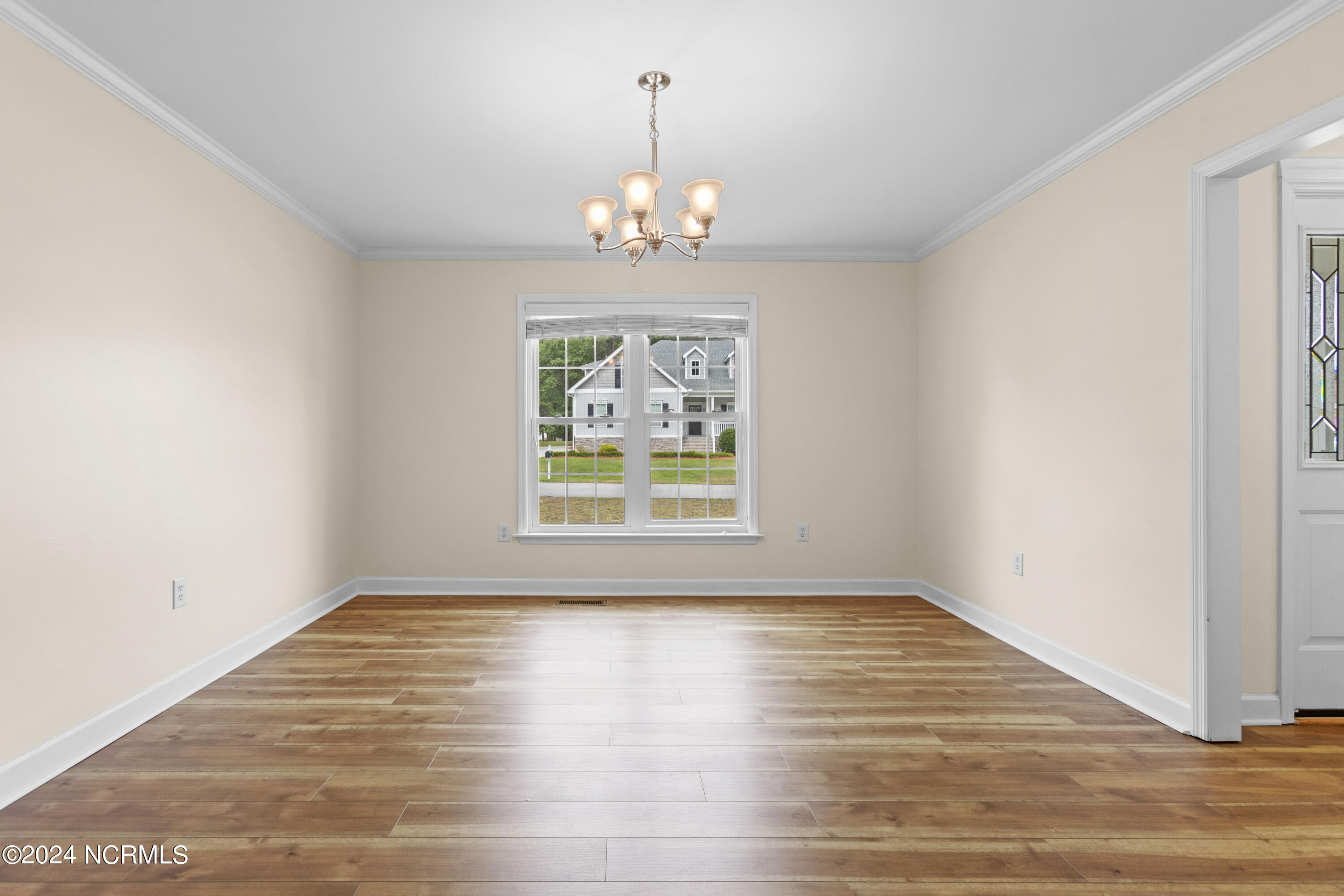 100529706 | Photo 16