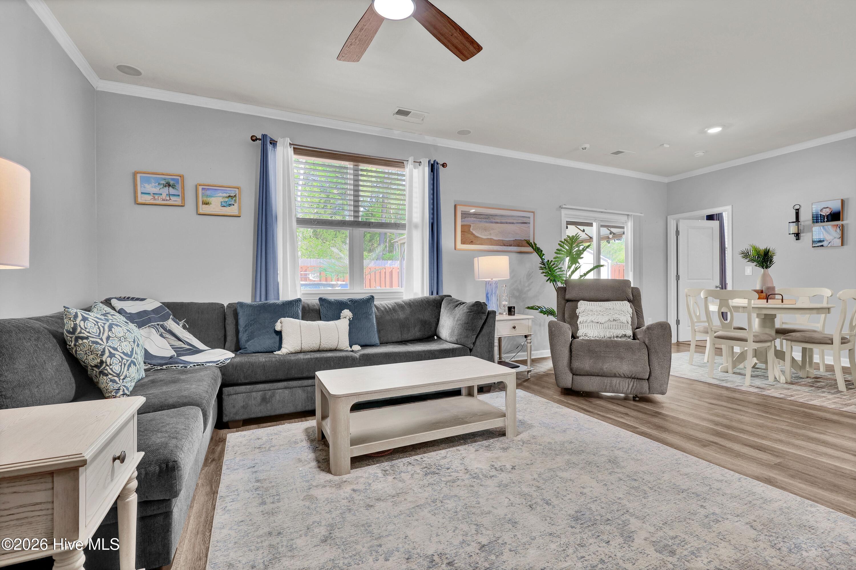 100567847 | Photo 12