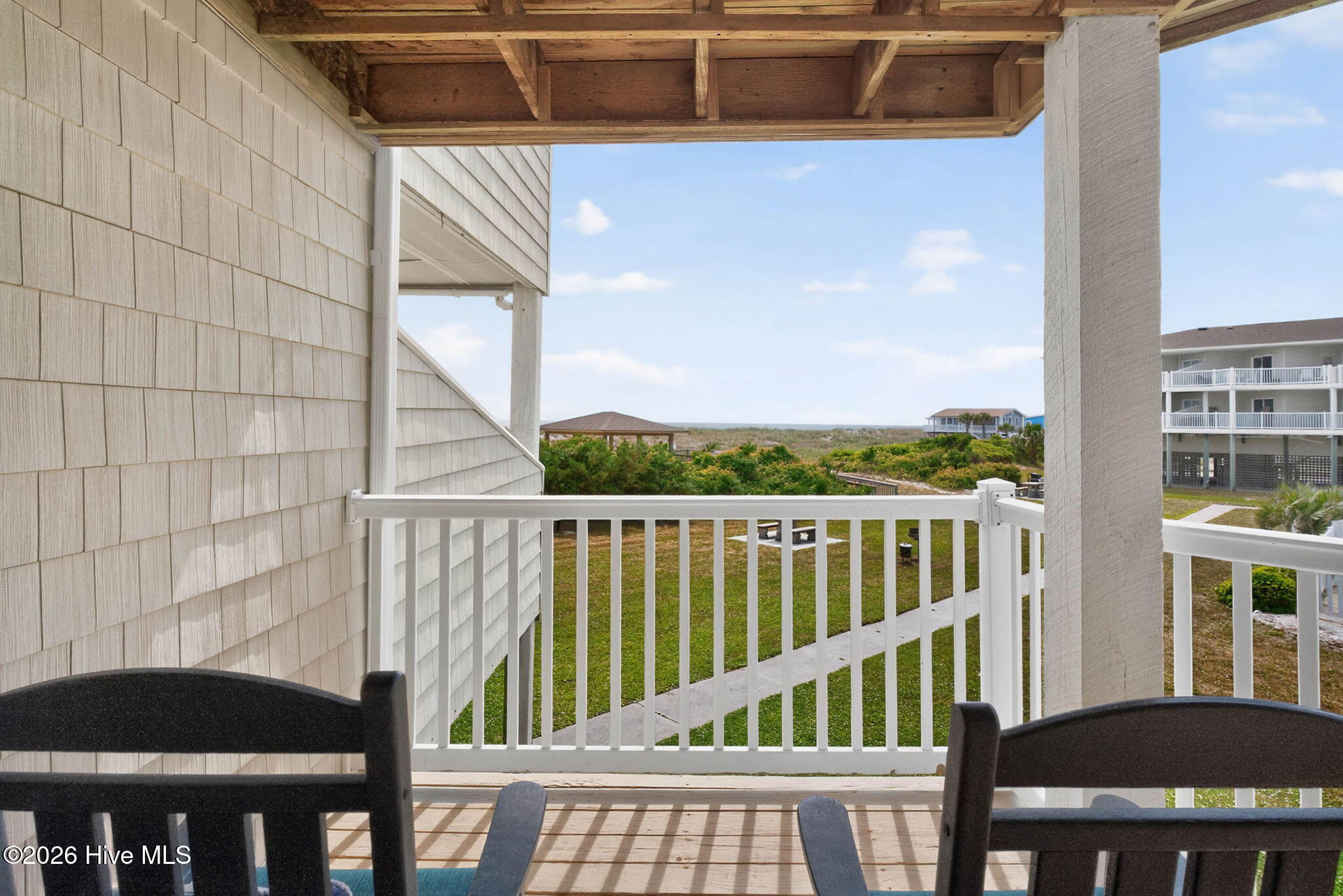 100570514 | Photo 44