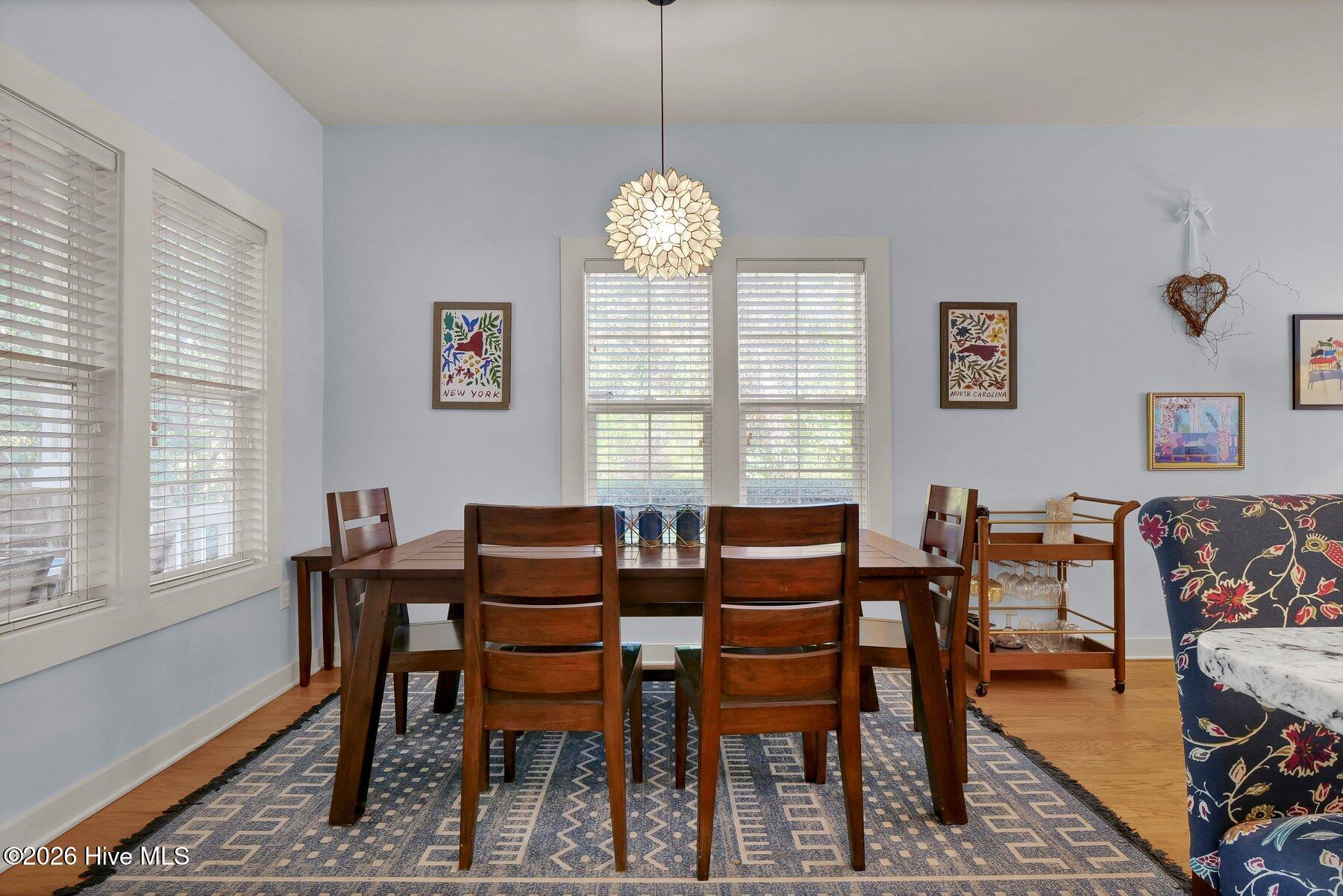 100562227 | Photo 12