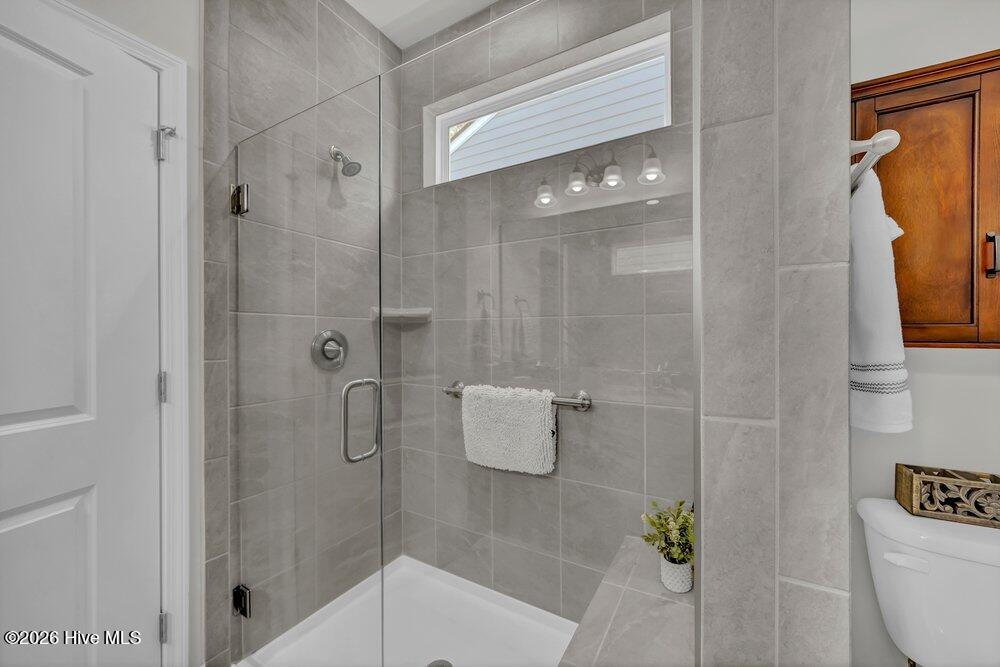 100557915 | Photo 17