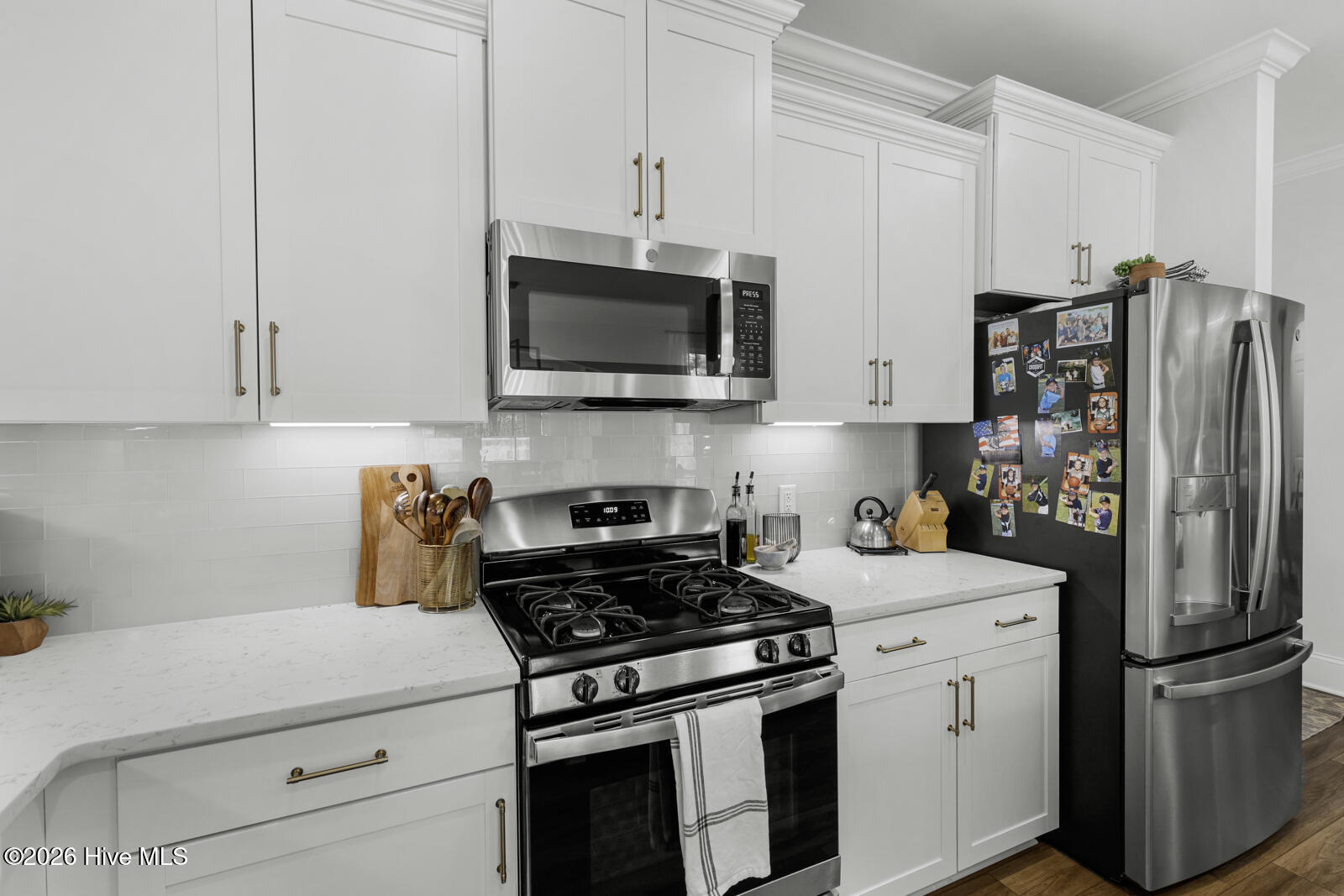 100562165 | Photo 15