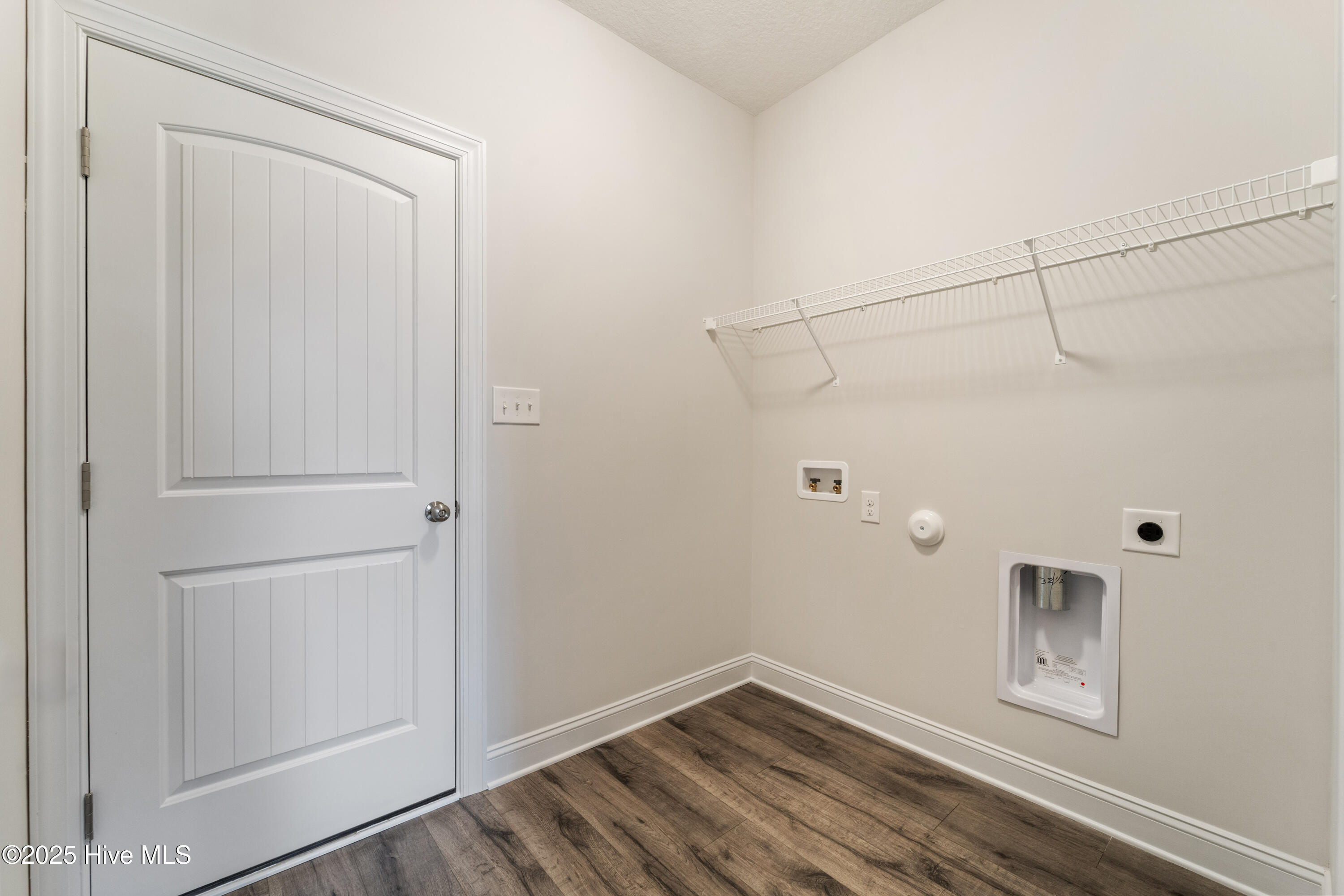 100508343 | Photo 32