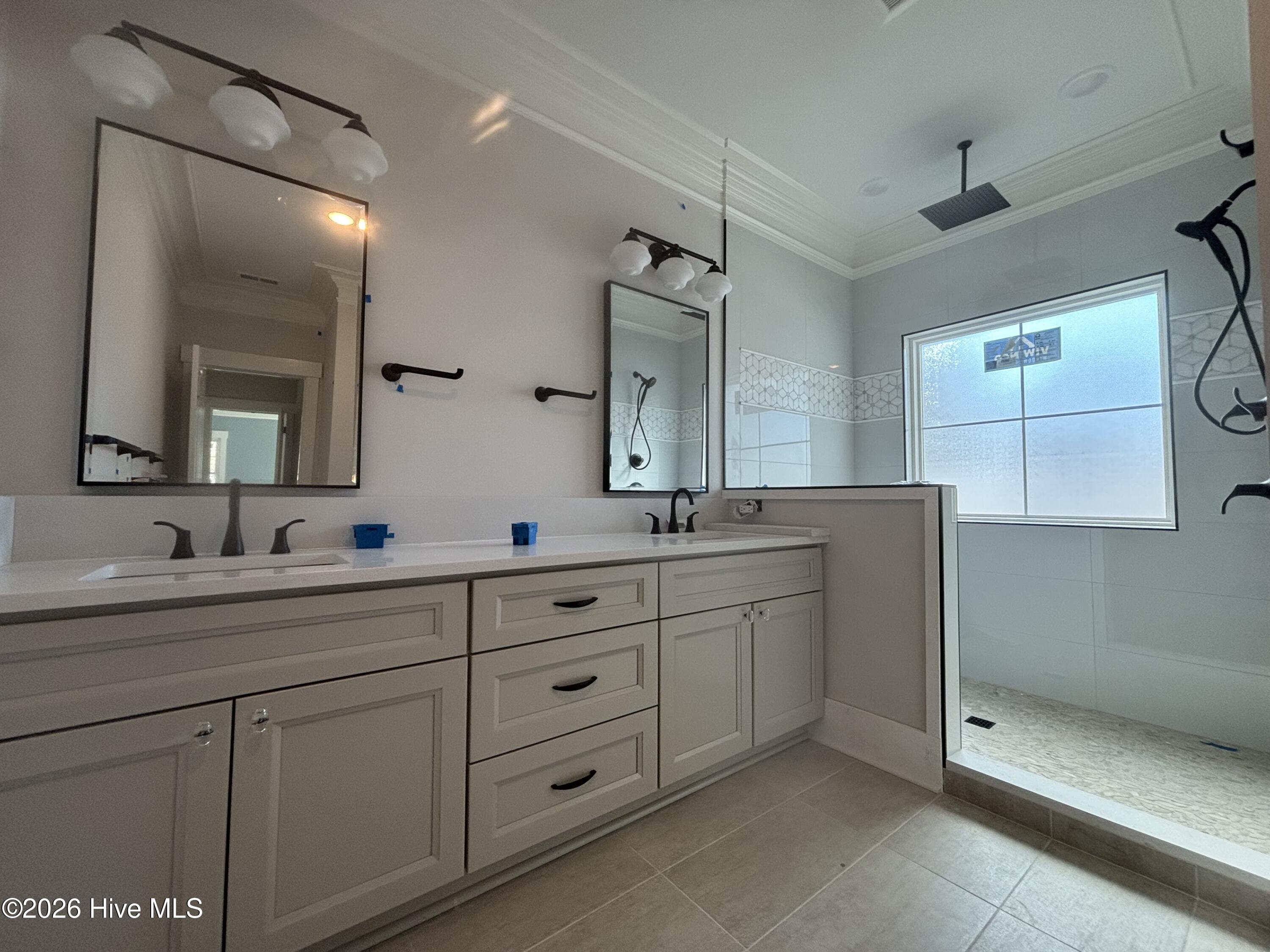 100516675 | Photo 77