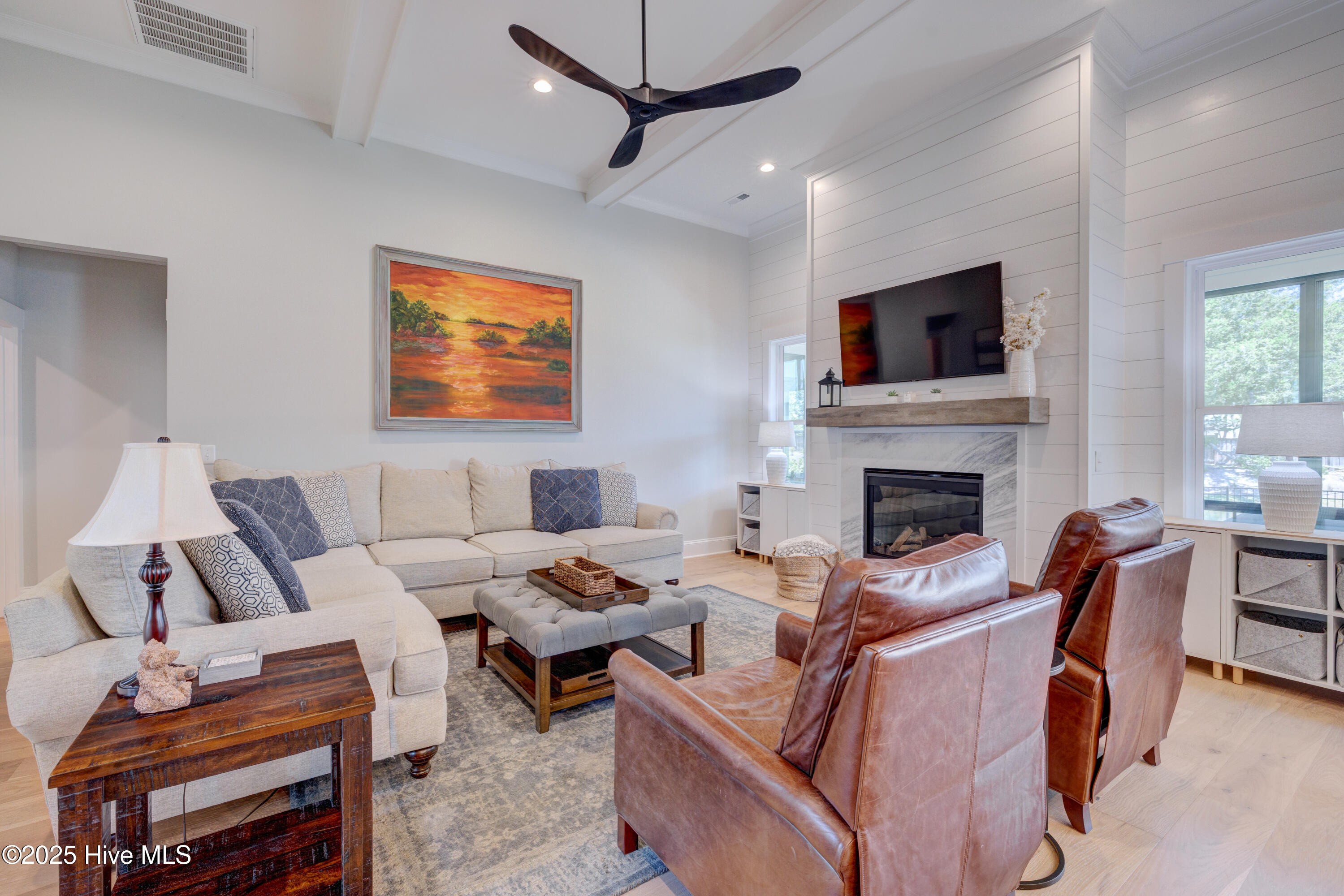 100531036 | Photo 15