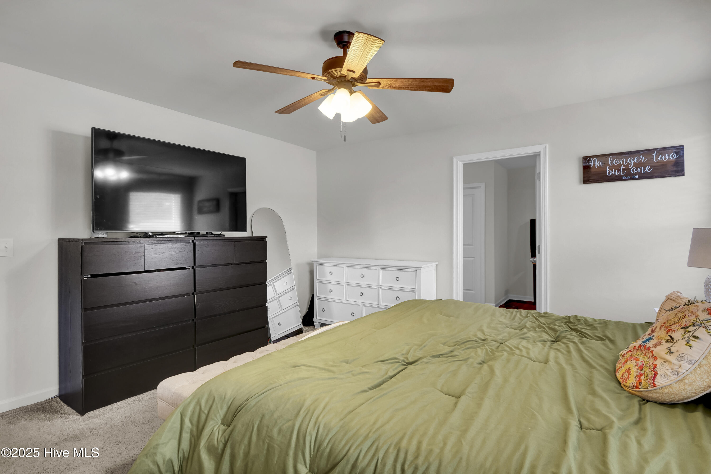 100561368 | Photo 17