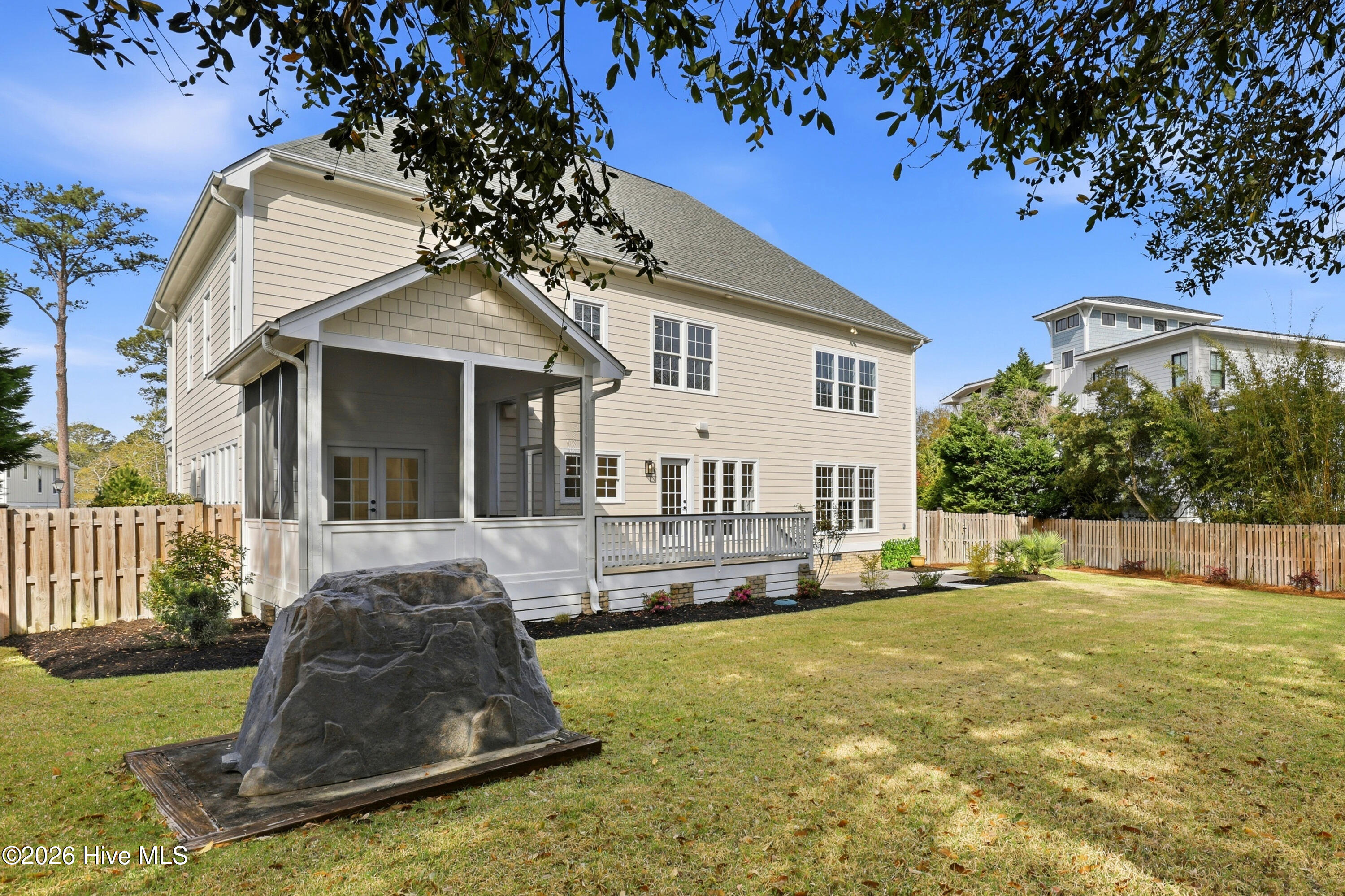 100562697 | Photo 72