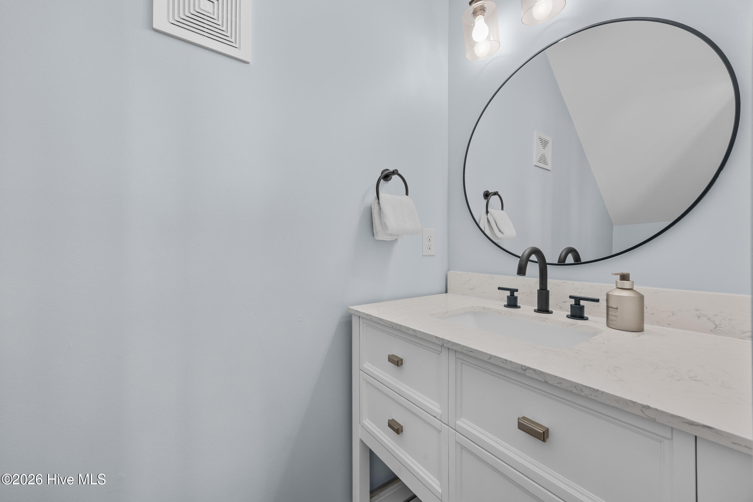 100545207 | Photo 14