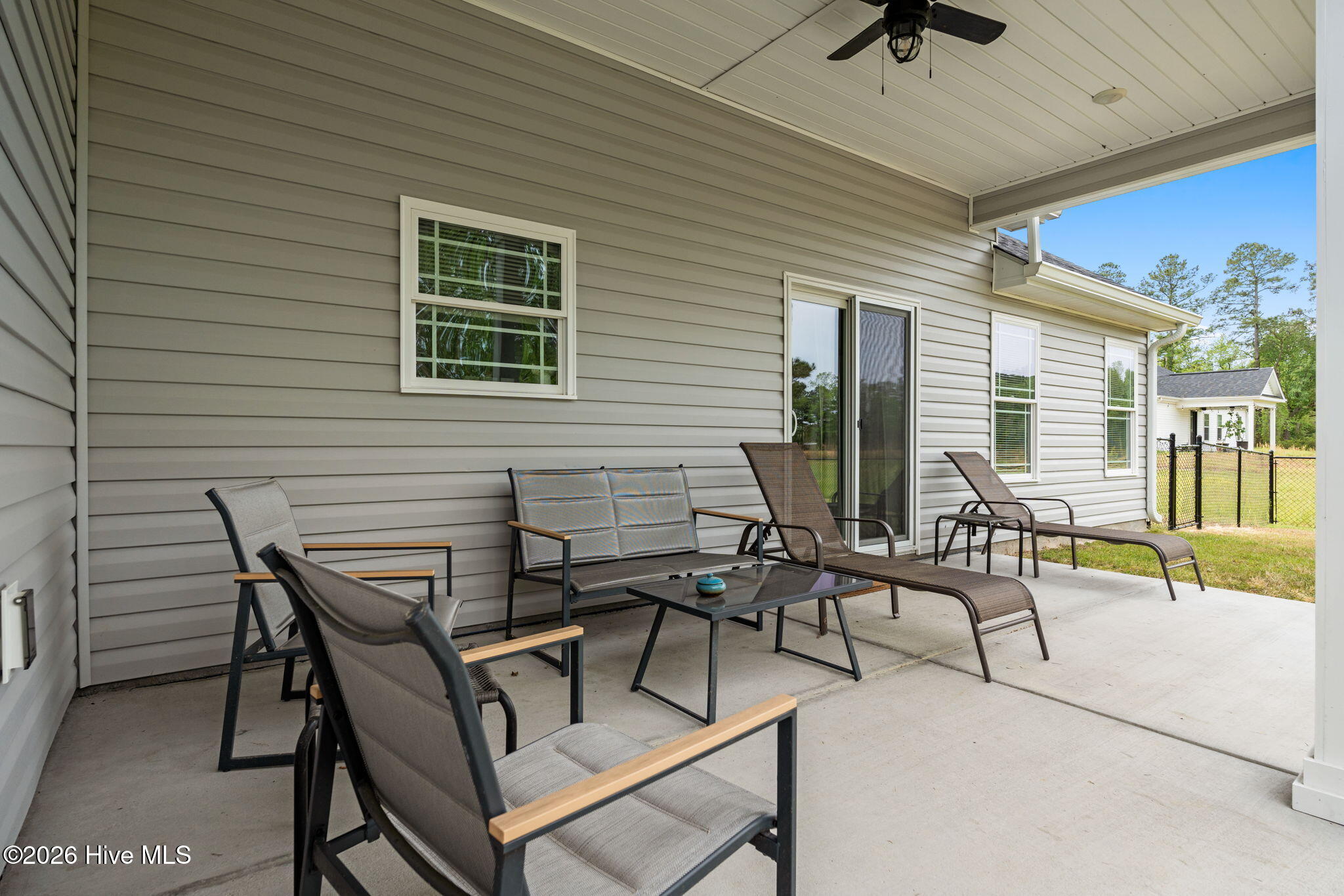 100565582 | Photo 36