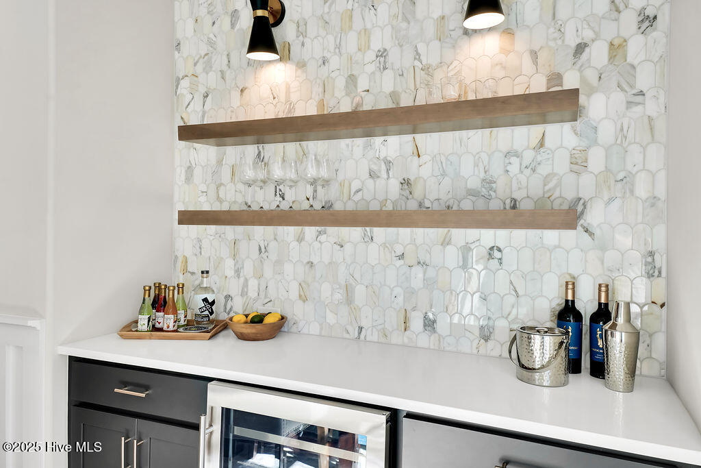 100529674 | Photo 43