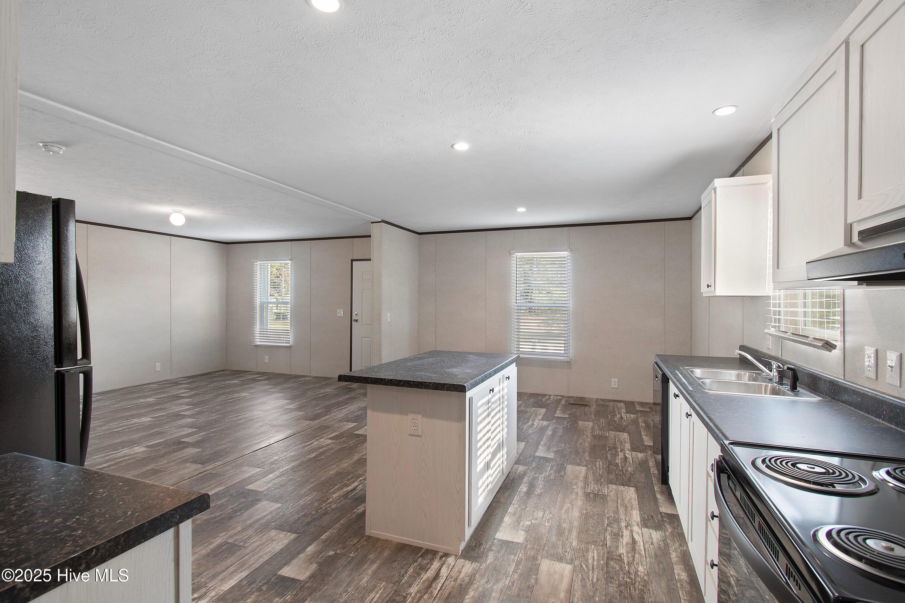 100542046 | Photo 13