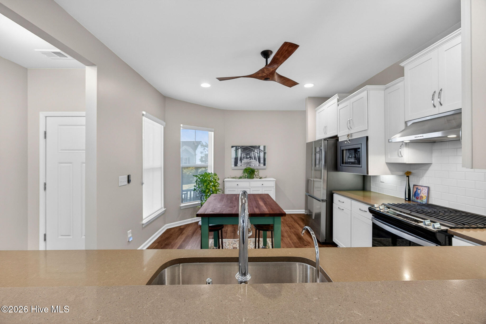 100551347 | Photo 15