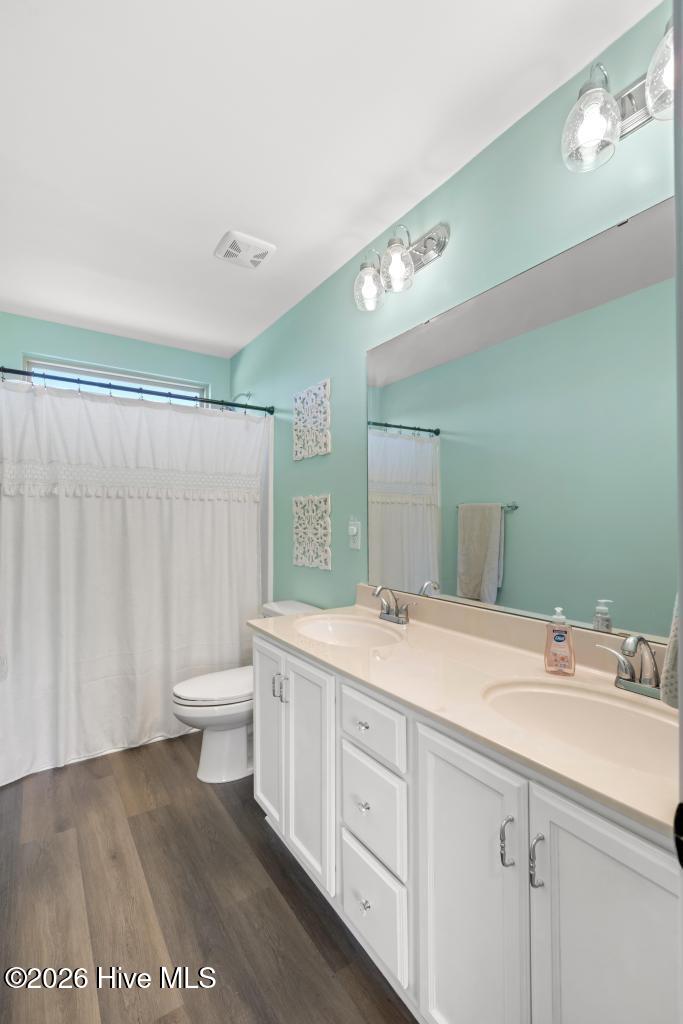 100561745 | Photo 25