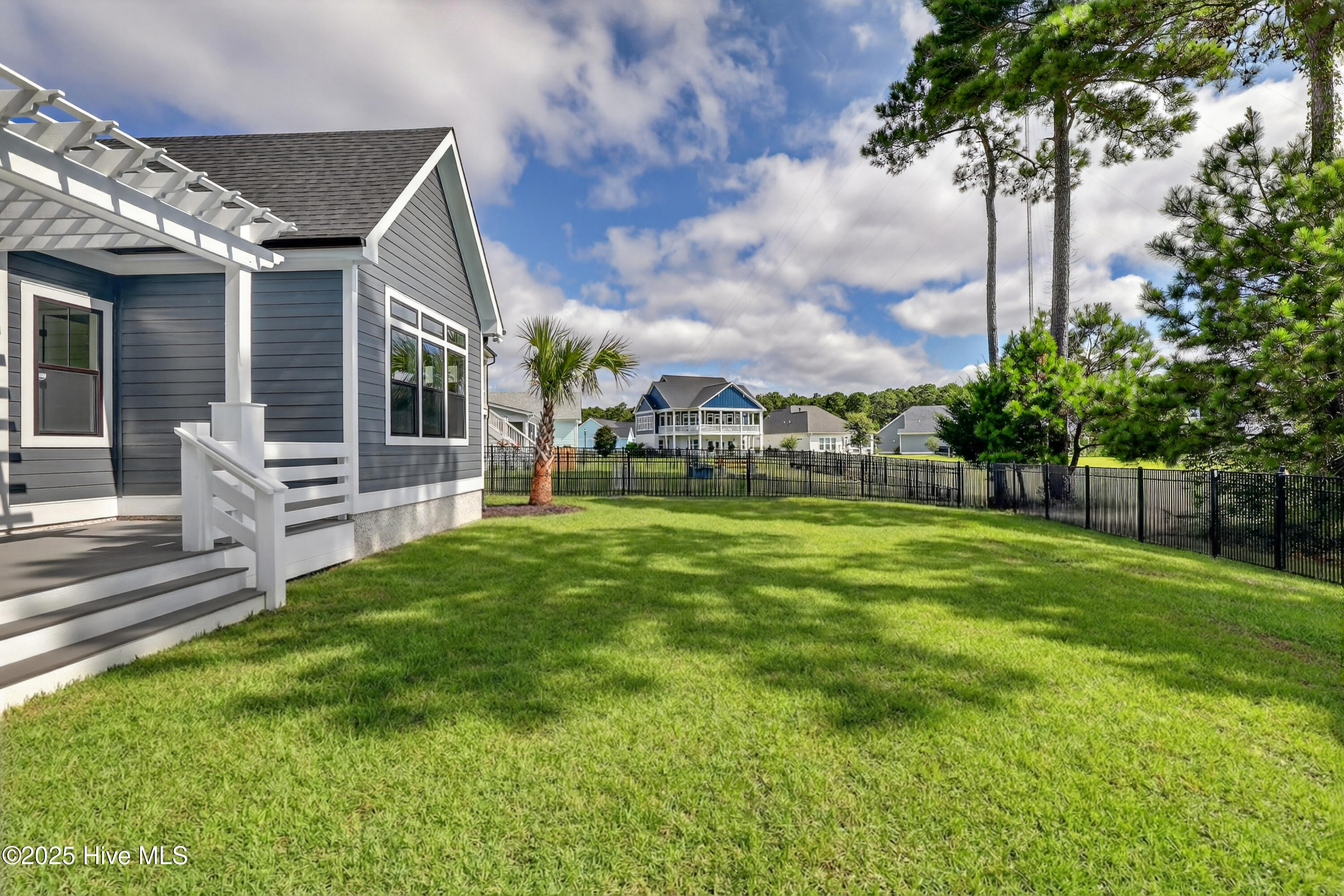 100546984 | Photo 41