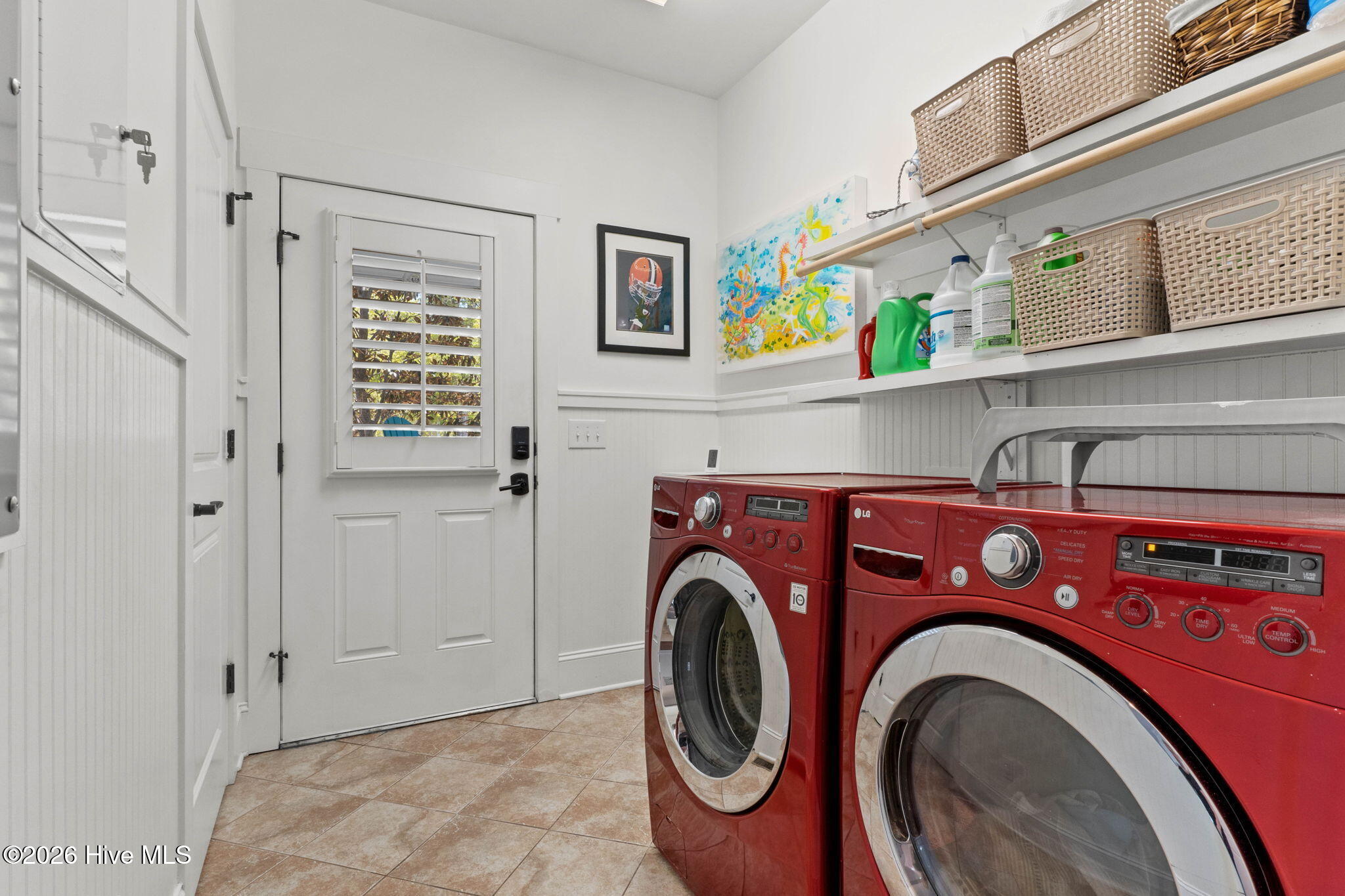 100566680 | Photo 25