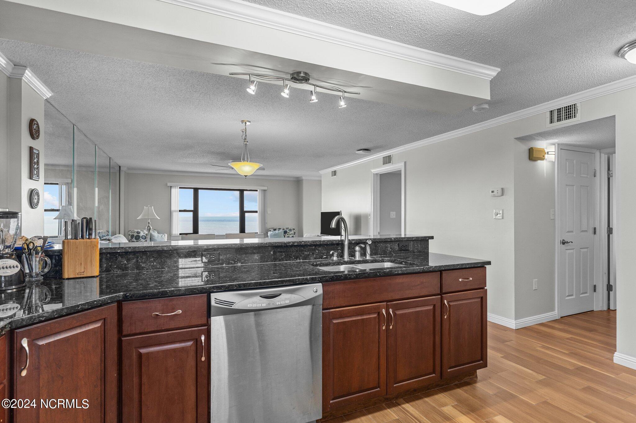 1505 Salter Path Road 304,Indian Beach