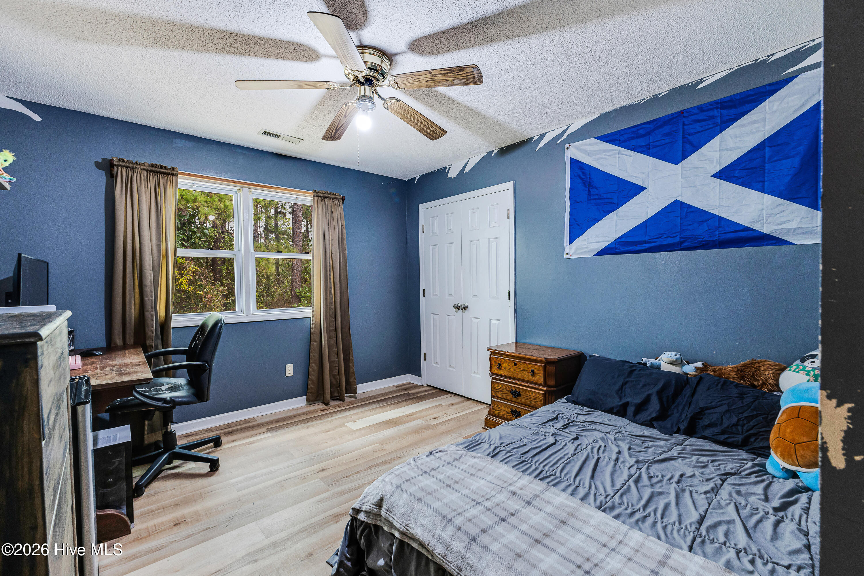 100551120 | Photo 30