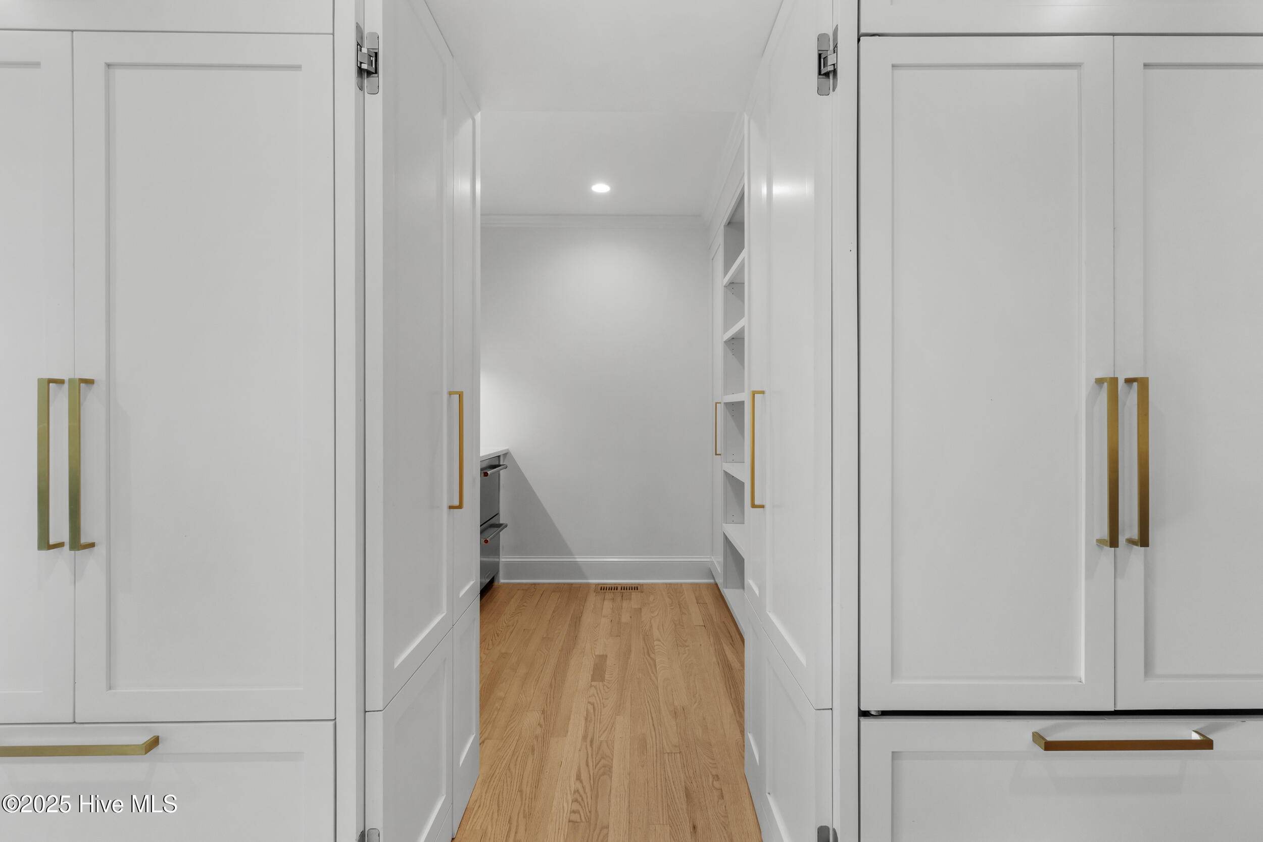 100534920 | Photo 24