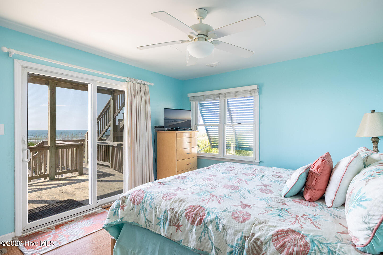 100563805 | Photo 13