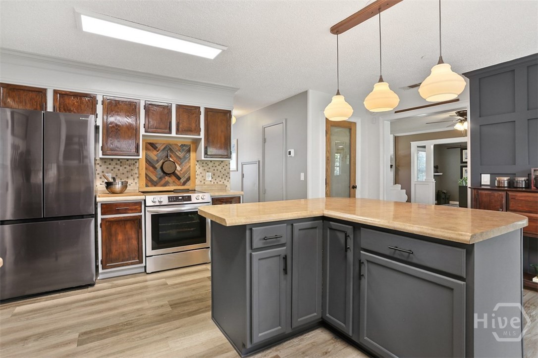 10 W Sagebrush Lane