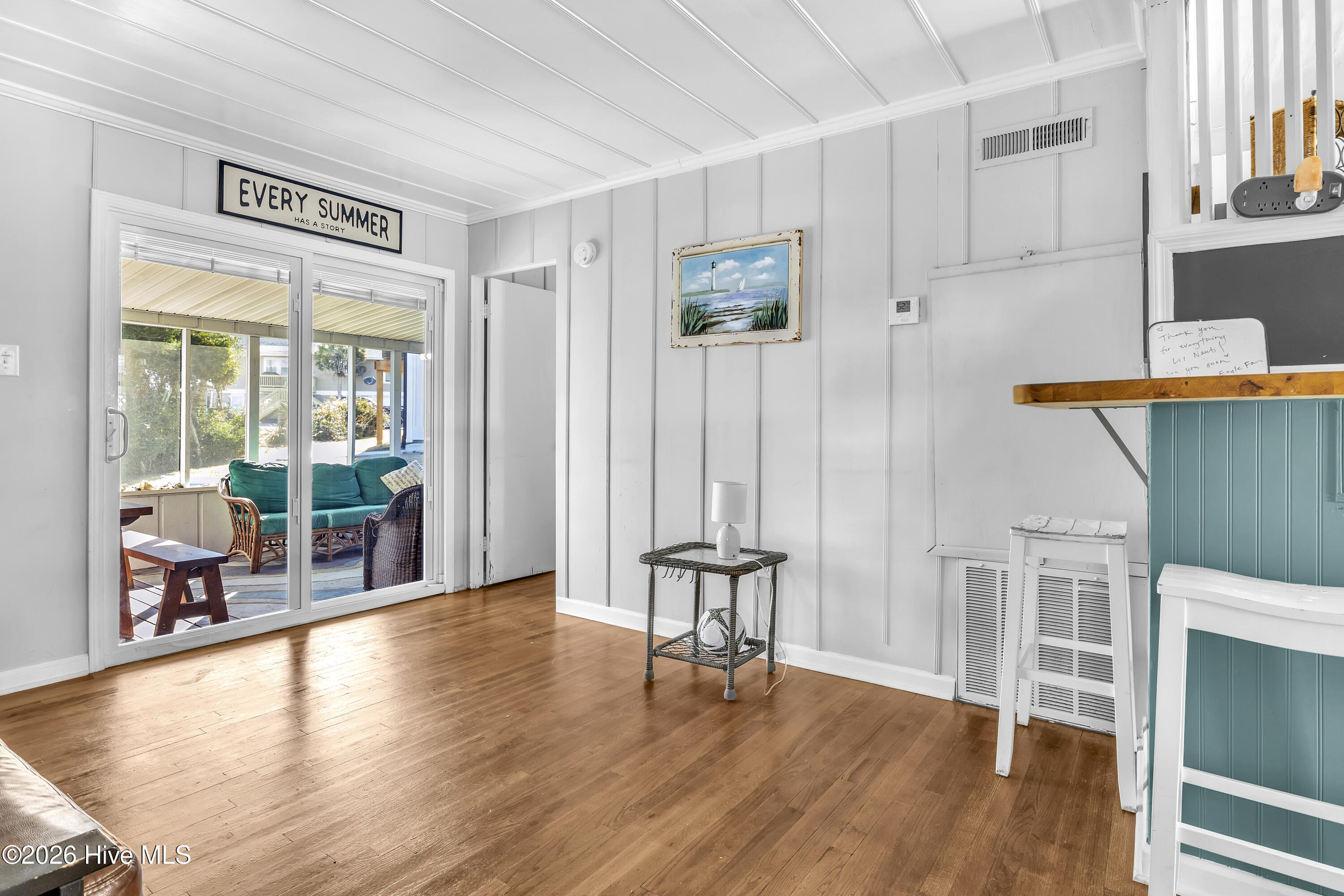 100550630 | Photo 15