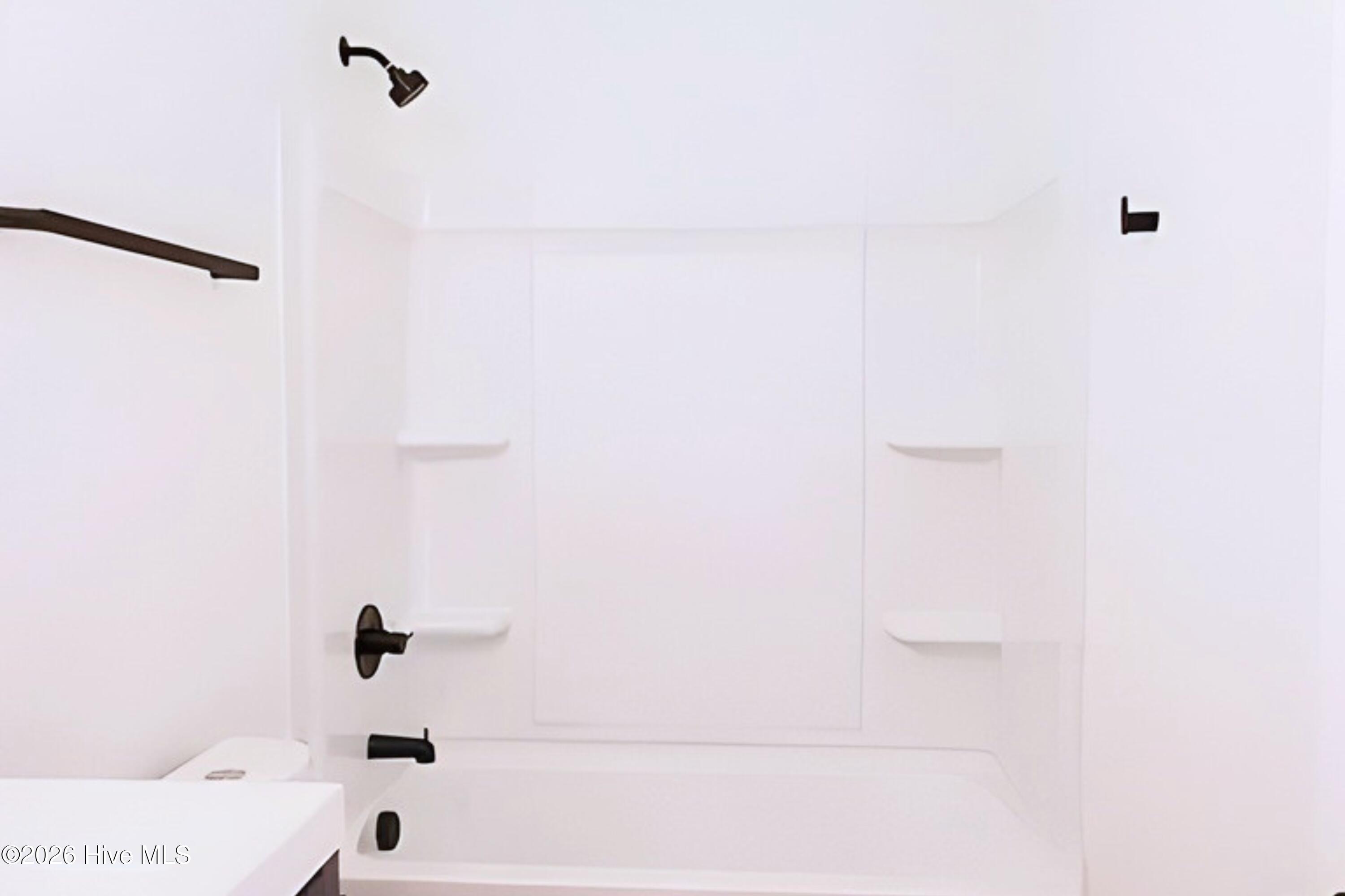 100564460 | Photo 18