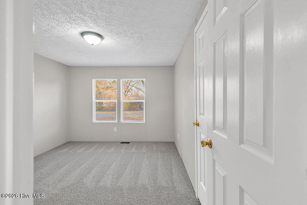 100561442 | Photo 18