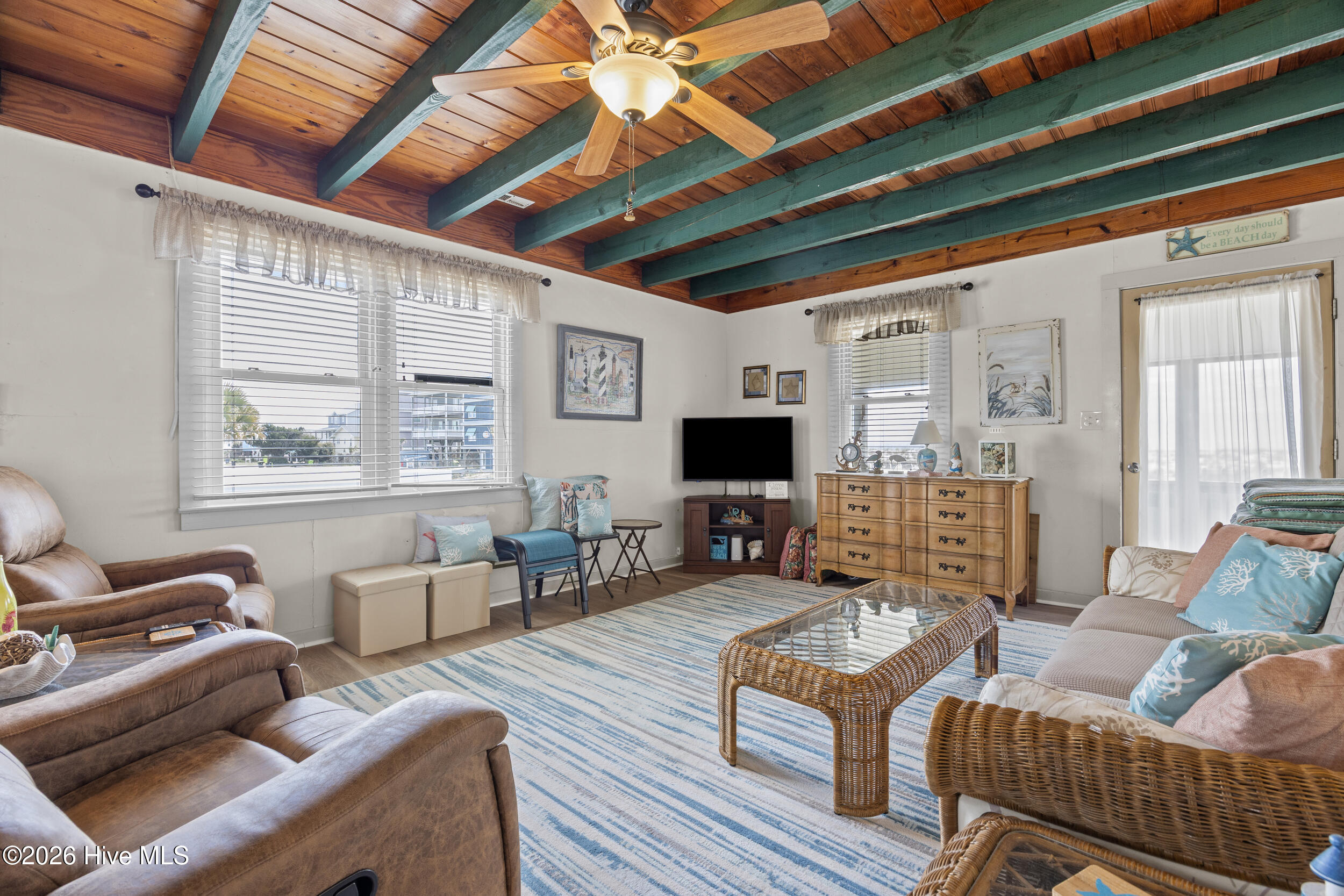 100563115 | Photo 36