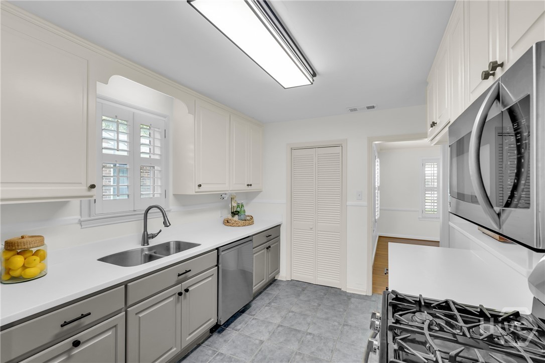 103 E 60th Street