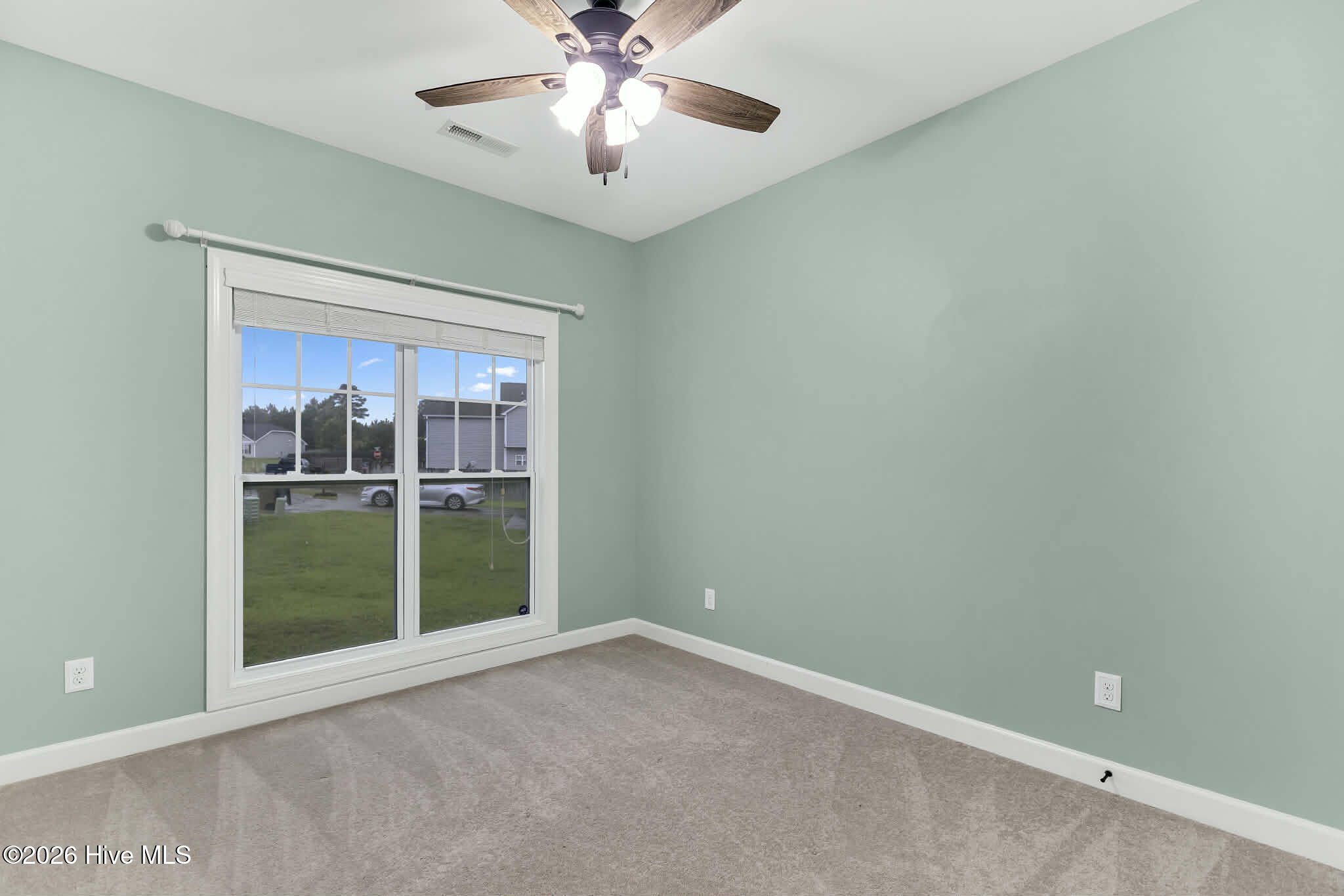 100561809 | Photo 14