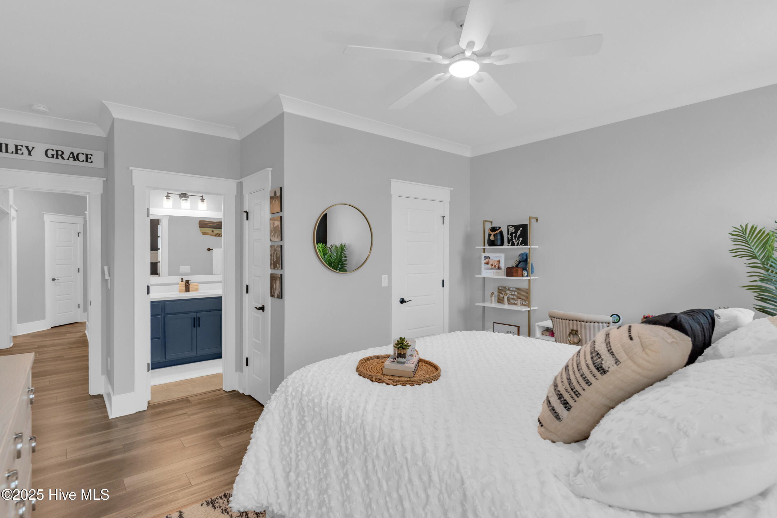 100543142 | Photo 30