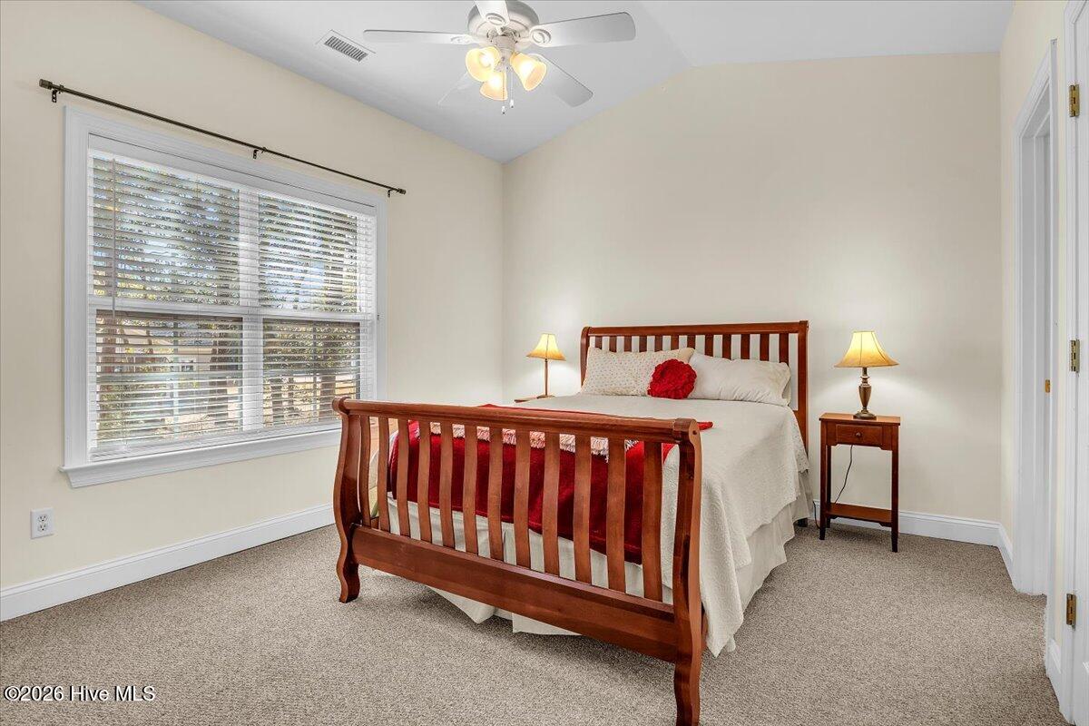 100550365 | Photo 34