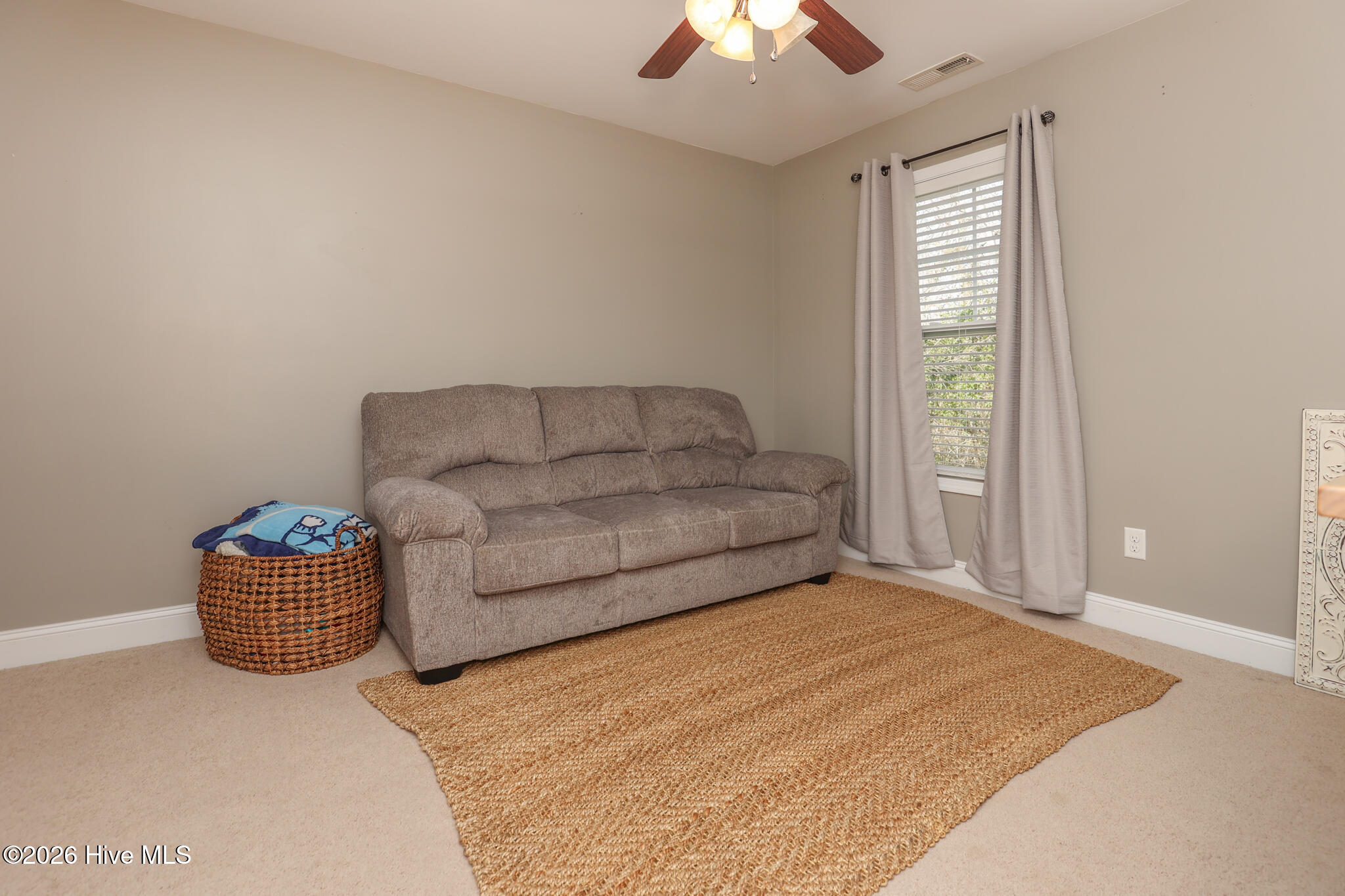 100559390 | Photo 25