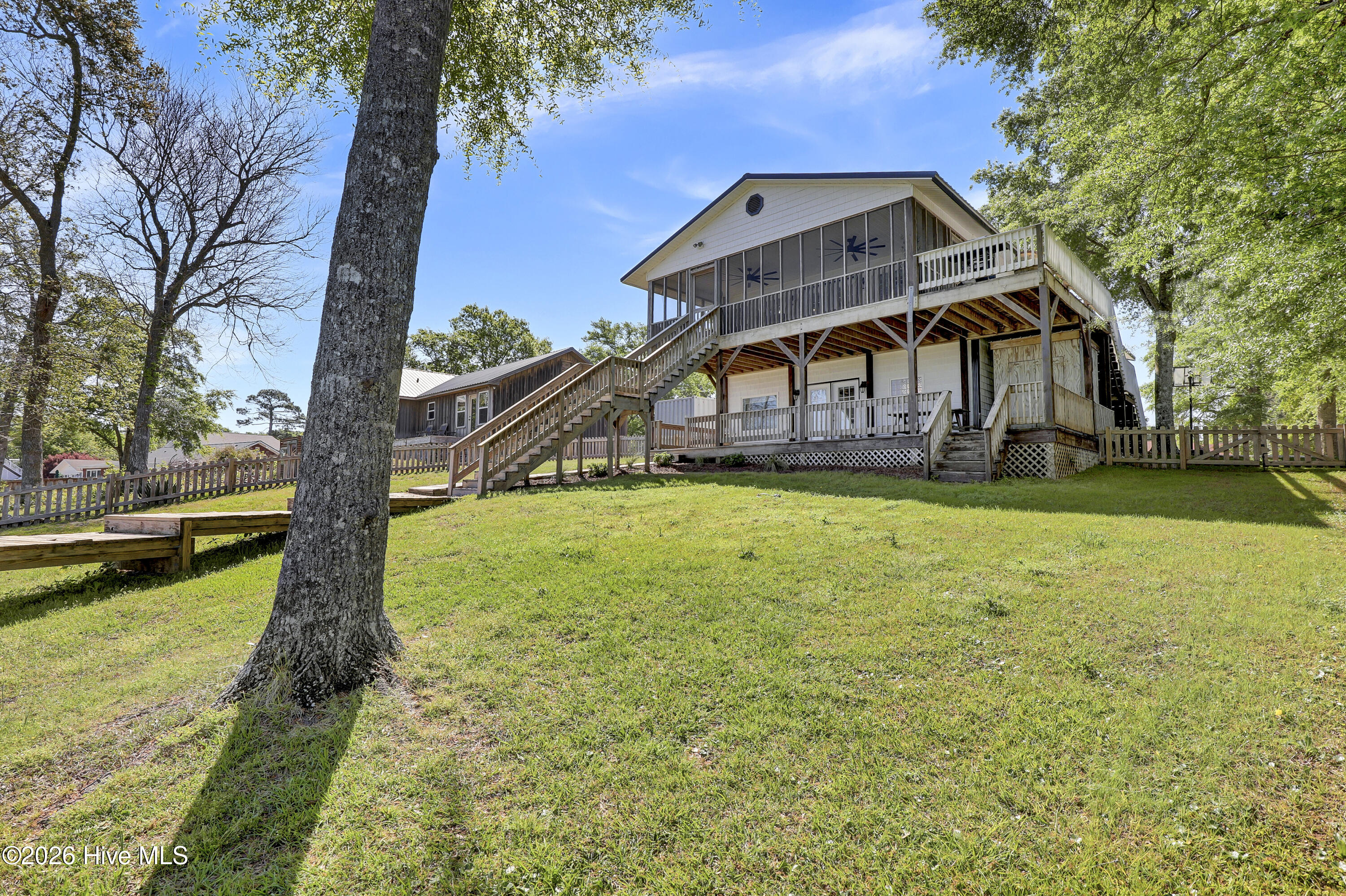 100566573 | Photo 21