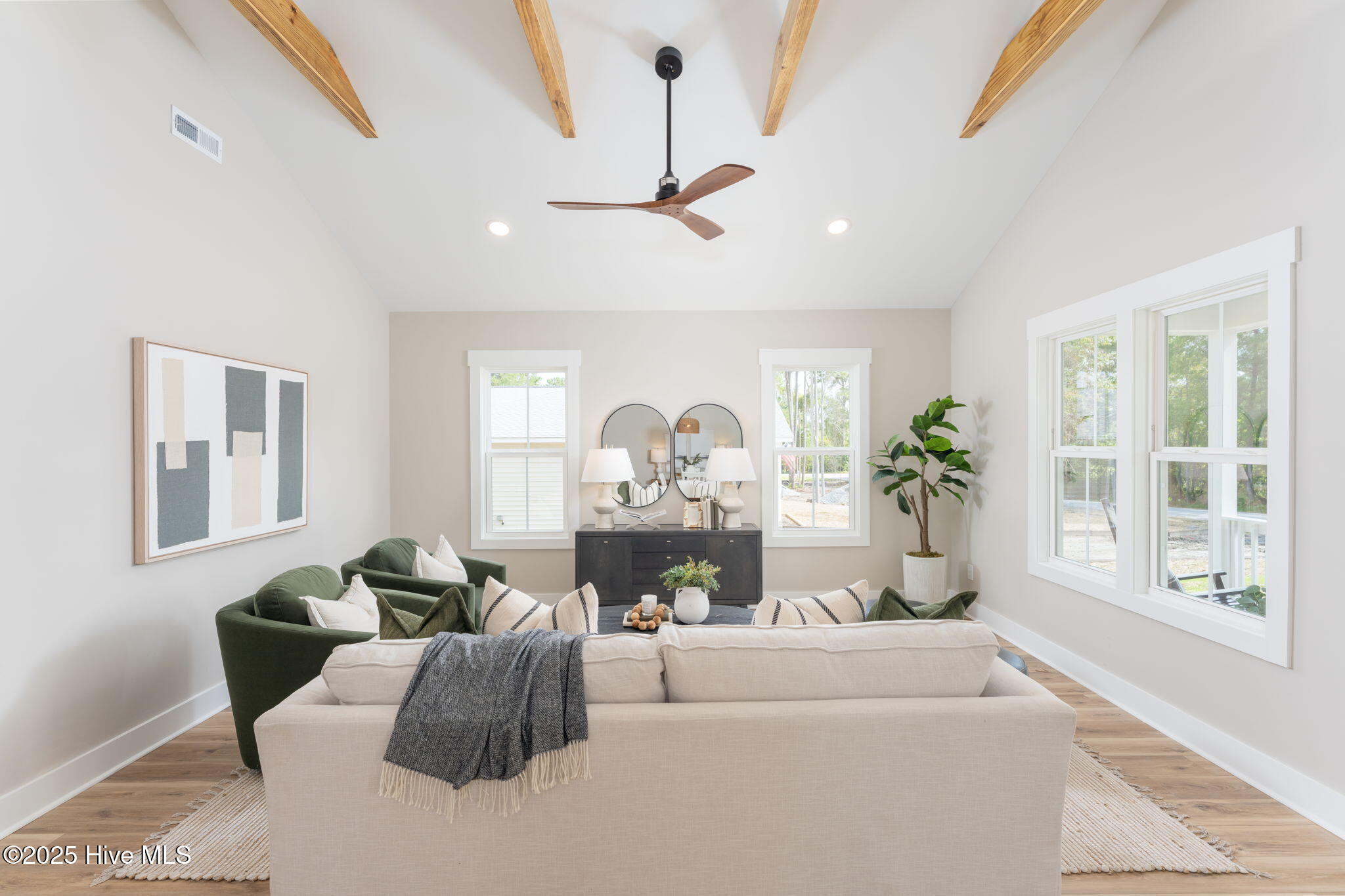 100541520 | Photo 28