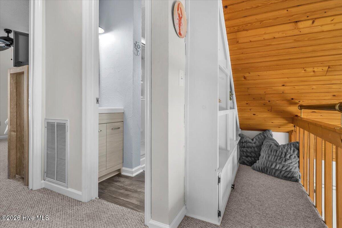 100559850 | Photo 37